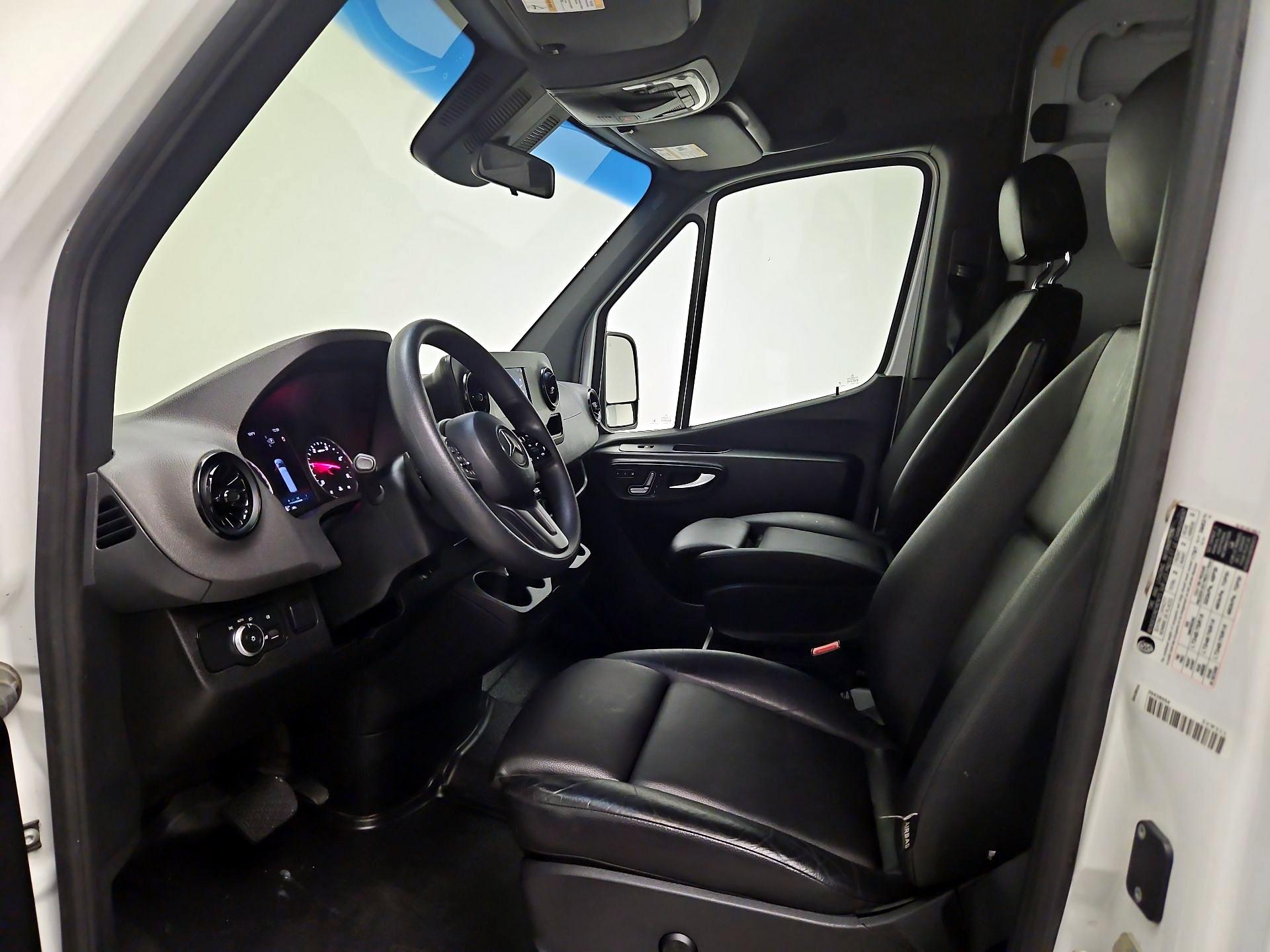 Thumbnail: 2024 Mercedes-Benz Sprinter - 11