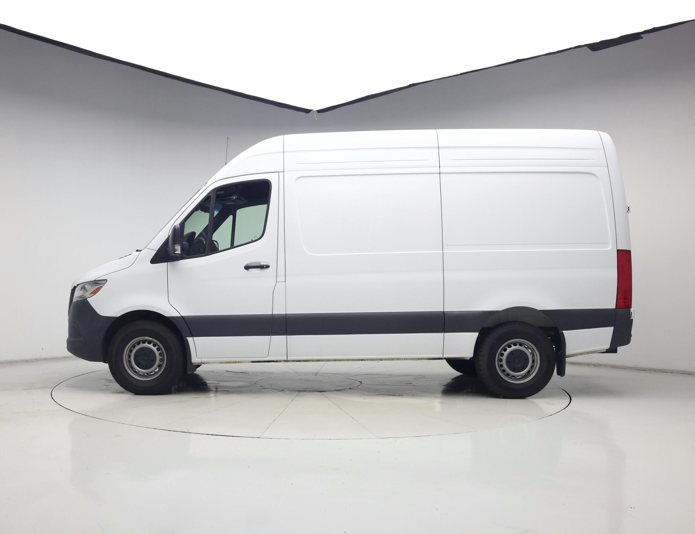 Thumbnail: 2024 Mercedes-Benz Sprinter - 3