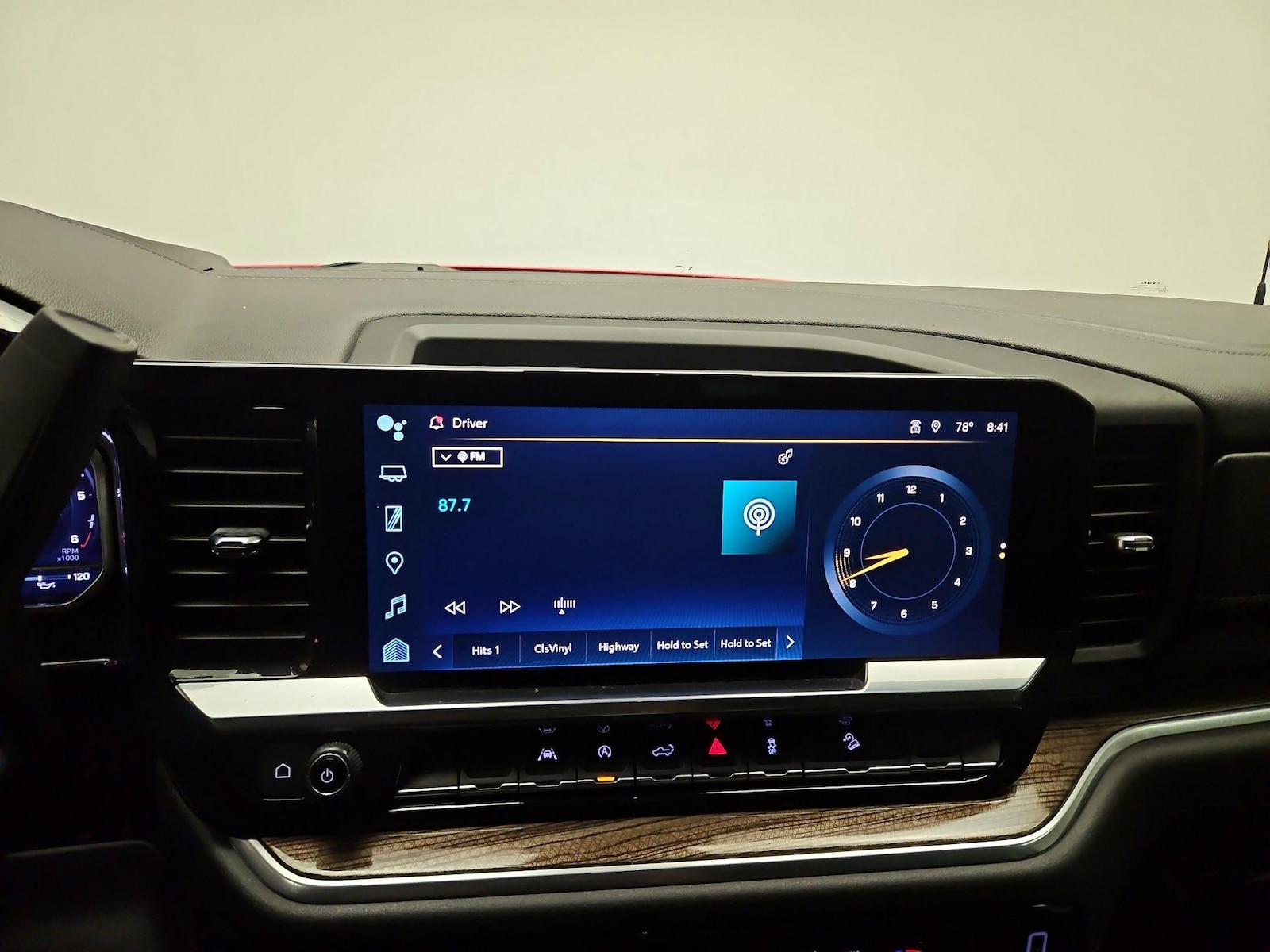 2023 Chevrolet Silverado 1500 LT - Photo 15
