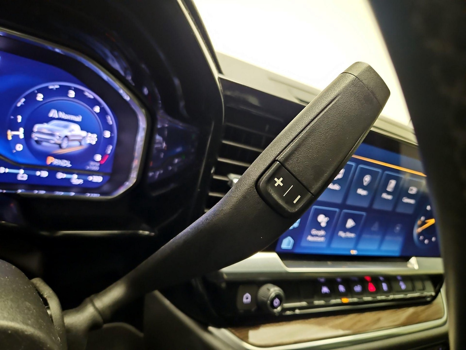2023 Chevrolet Silverado 1500 LT - Photo 17
