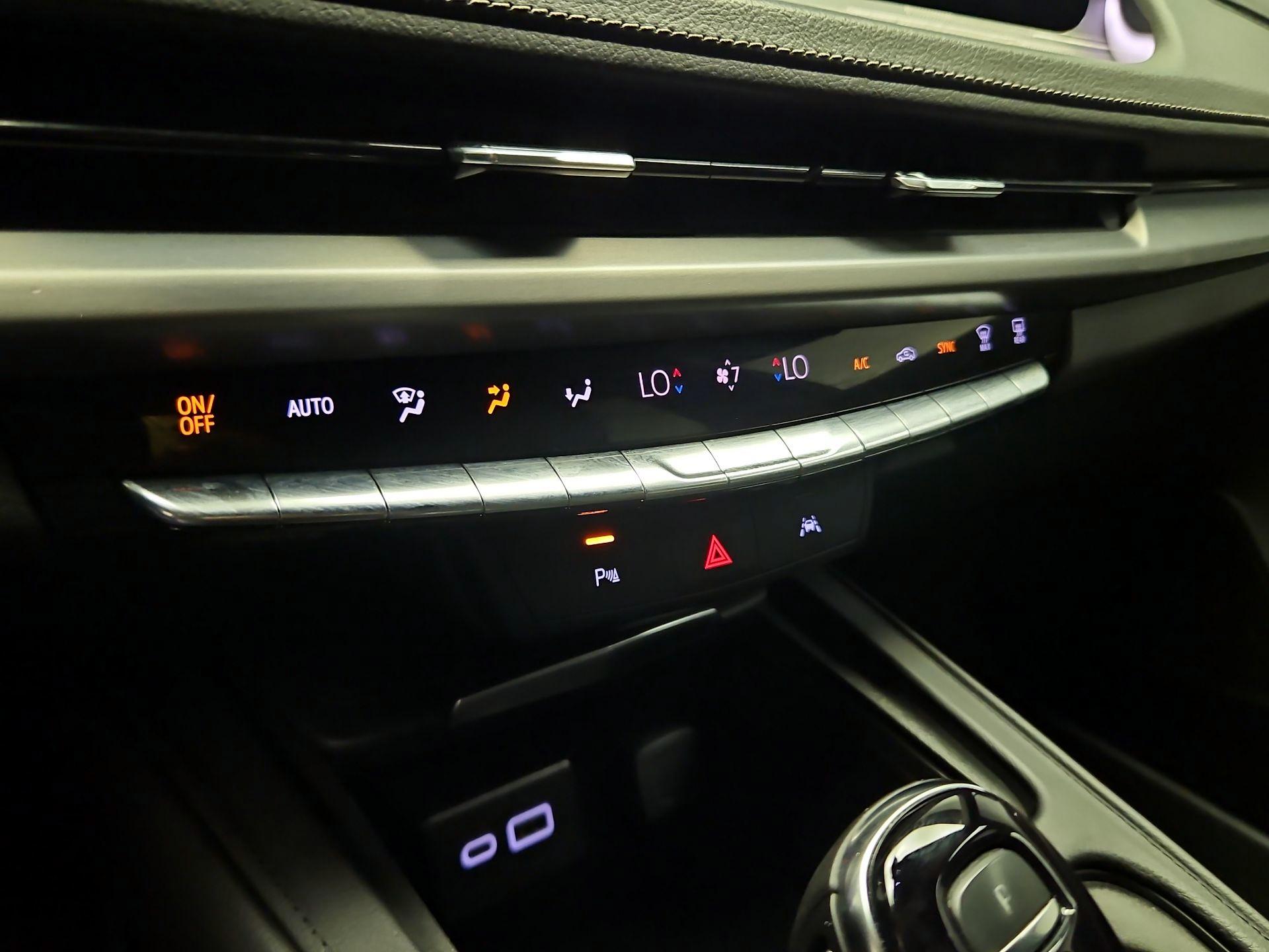 Thumbnail: 2025 Cadillac XT4 - 17