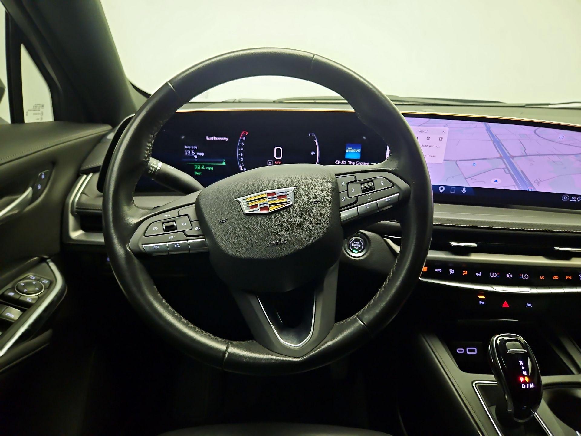 Thumbnail: 2025 Cadillac XT4 - 10
