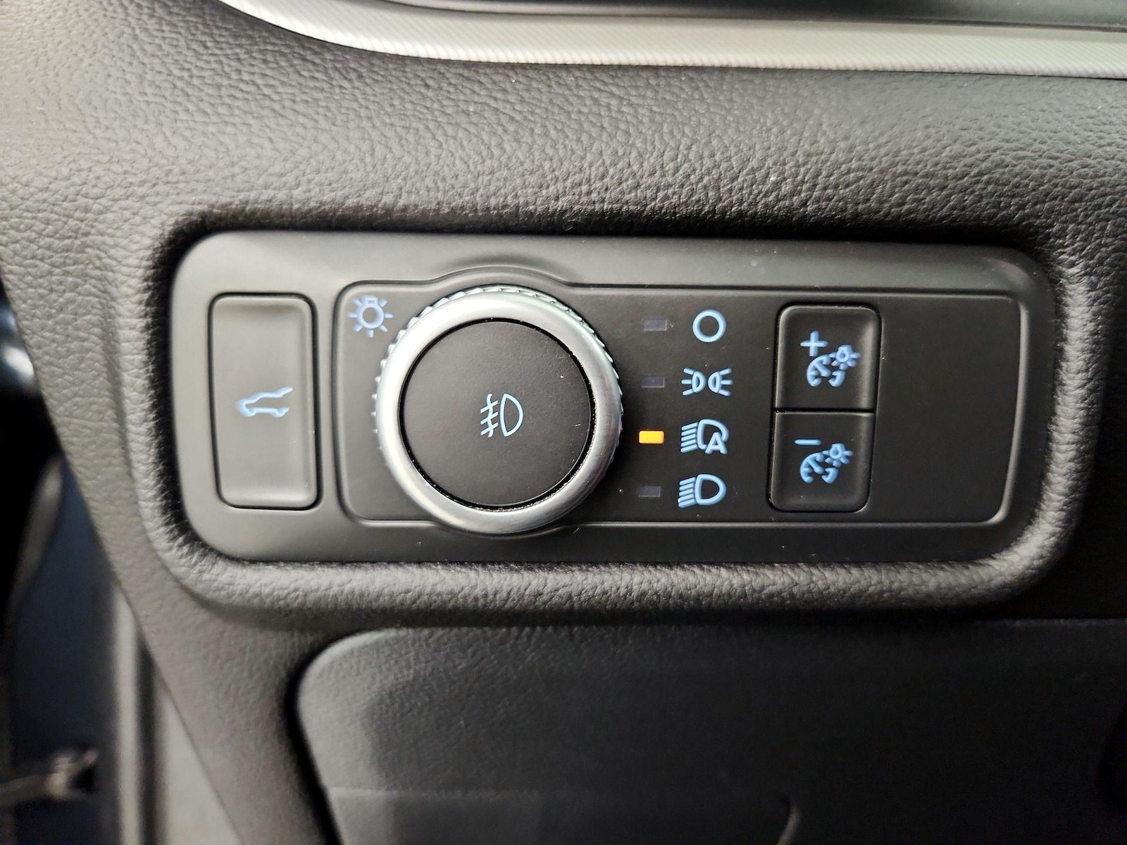 2022 Ford Explorer XLT - Photo 14