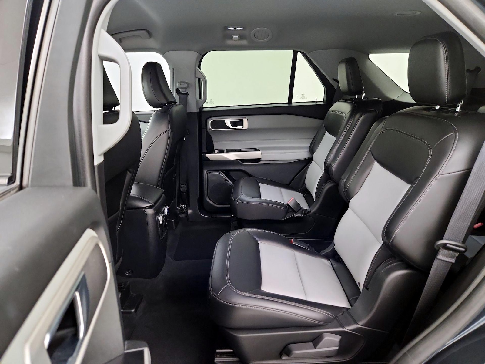 2022 Ford Explorer XLT - Photo 21