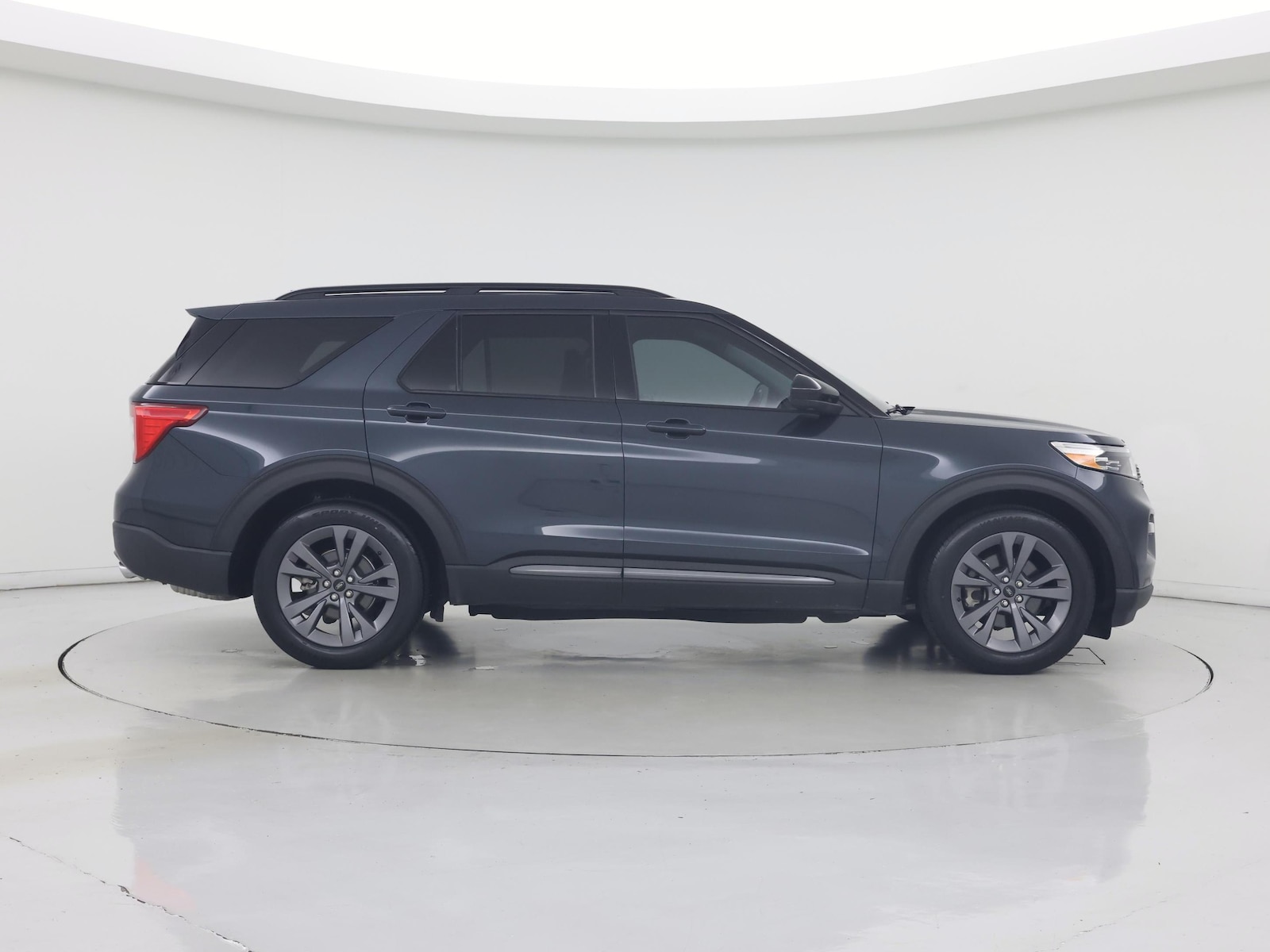 2022 Ford Explorer XLT - Photo 8