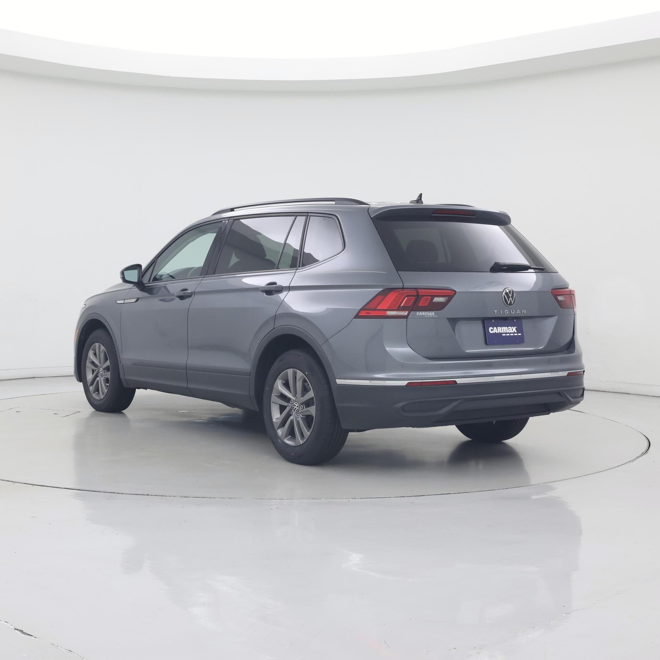 Thumbnail: 2023 Volkswagen Tiguan - 2