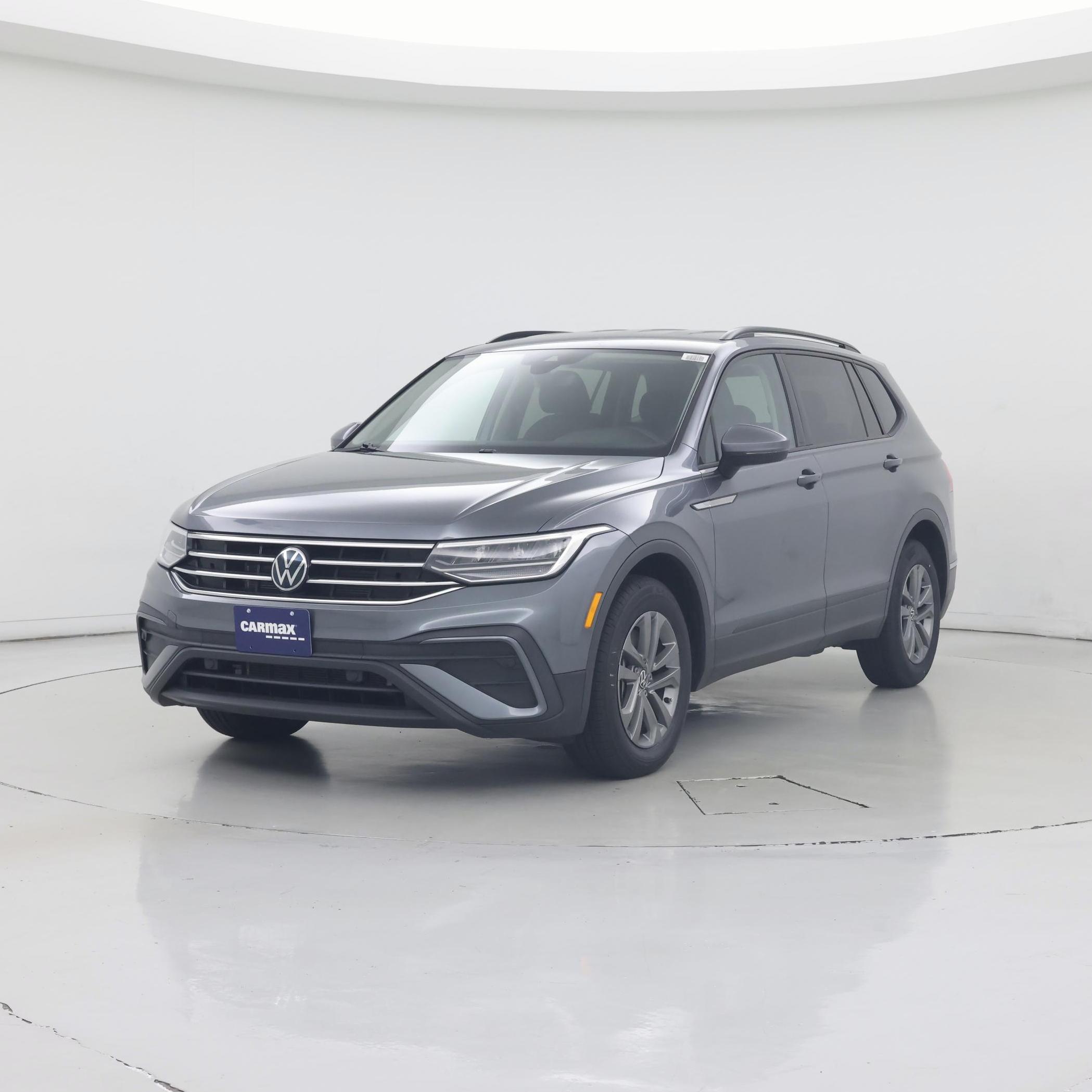 Thumbnail: 2023 Volkswagen Tiguan - 4