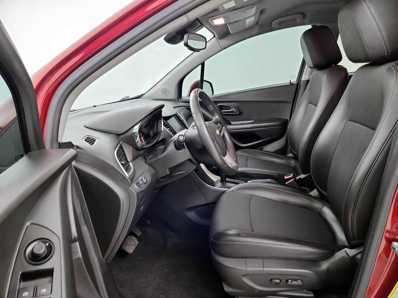 2022 Chevrolet Trax LT - Photo 12