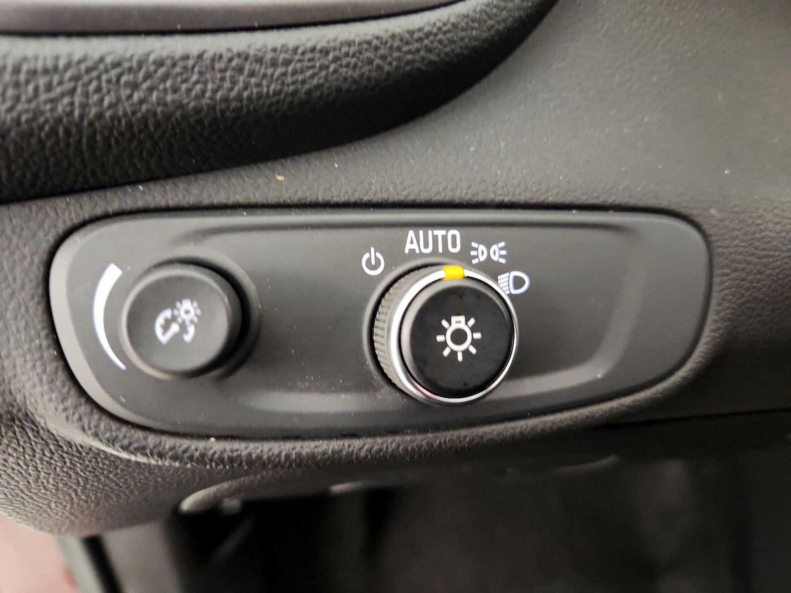 2022 Chevrolet Trax LT - Photo 14