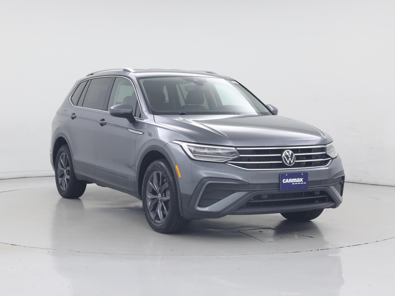 2023 Volkswagen Tiguan SE - Photo 2