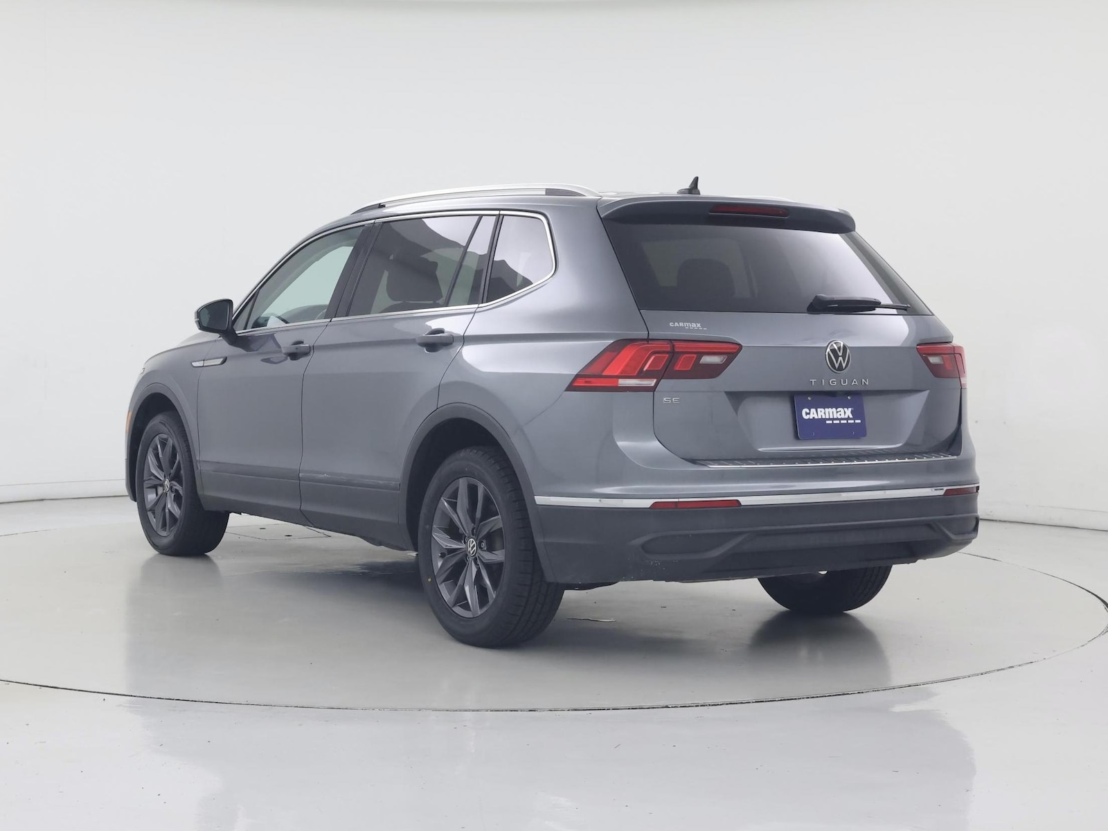 2023 Volkswagen Tiguan SE - Photo 3
