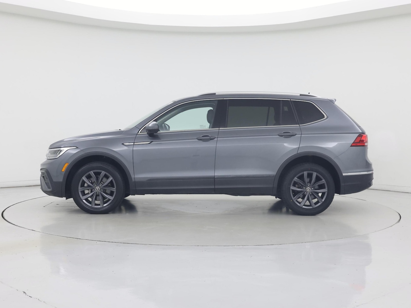 2023 Volkswagen Tiguan SE - Photo 4