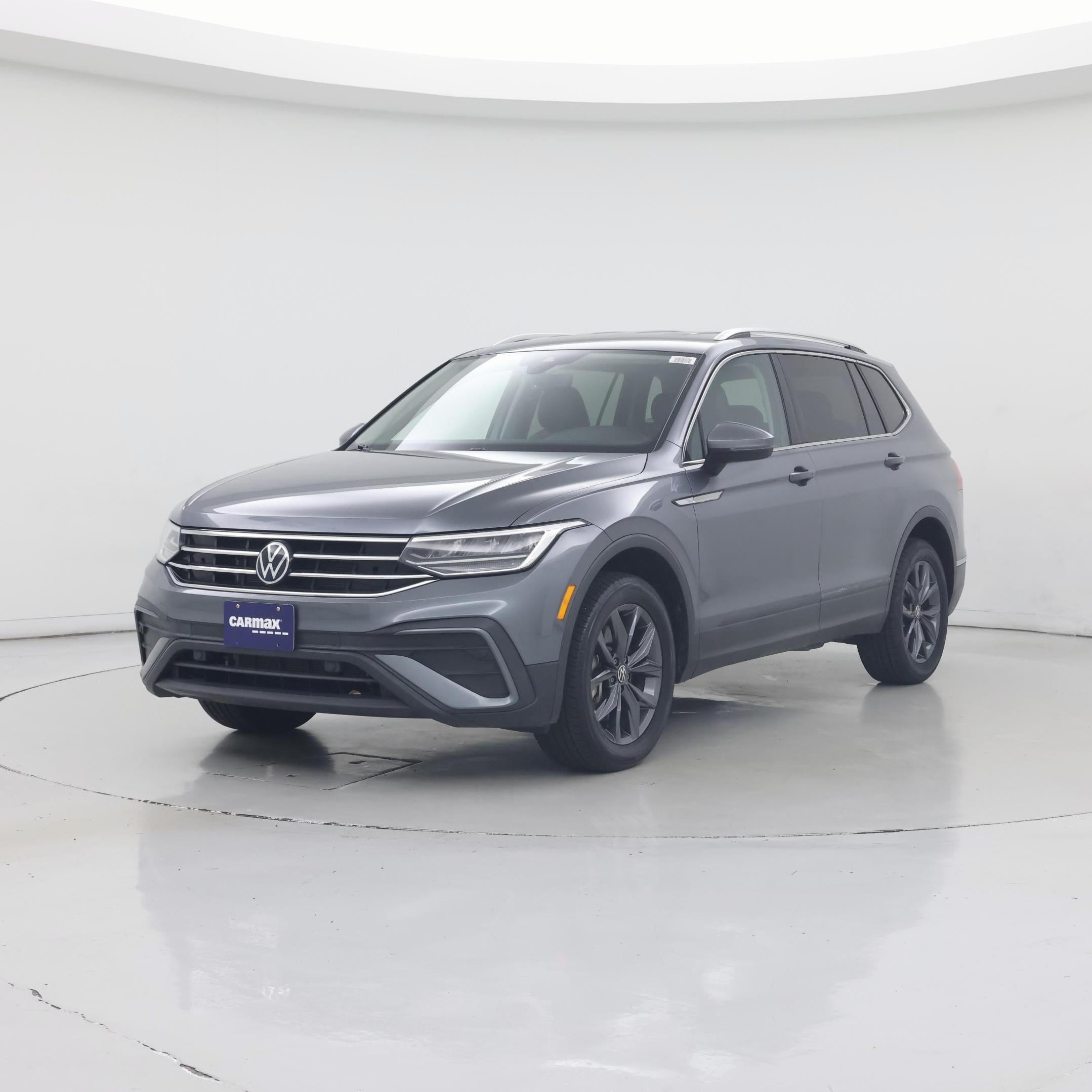 Thumbnail: 2023 Volkswagen Tiguan - 4