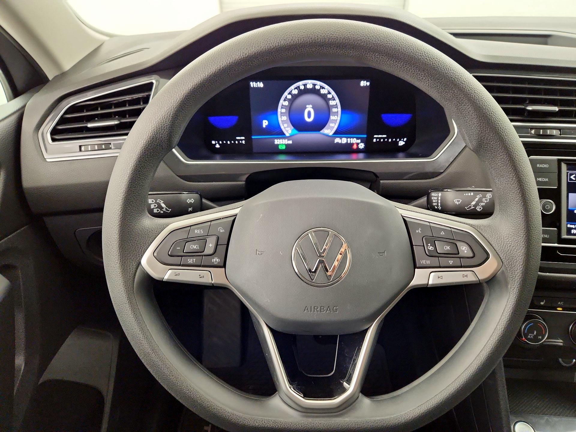 Thumbnail: 2022 Volkswagen Tiguan - 10