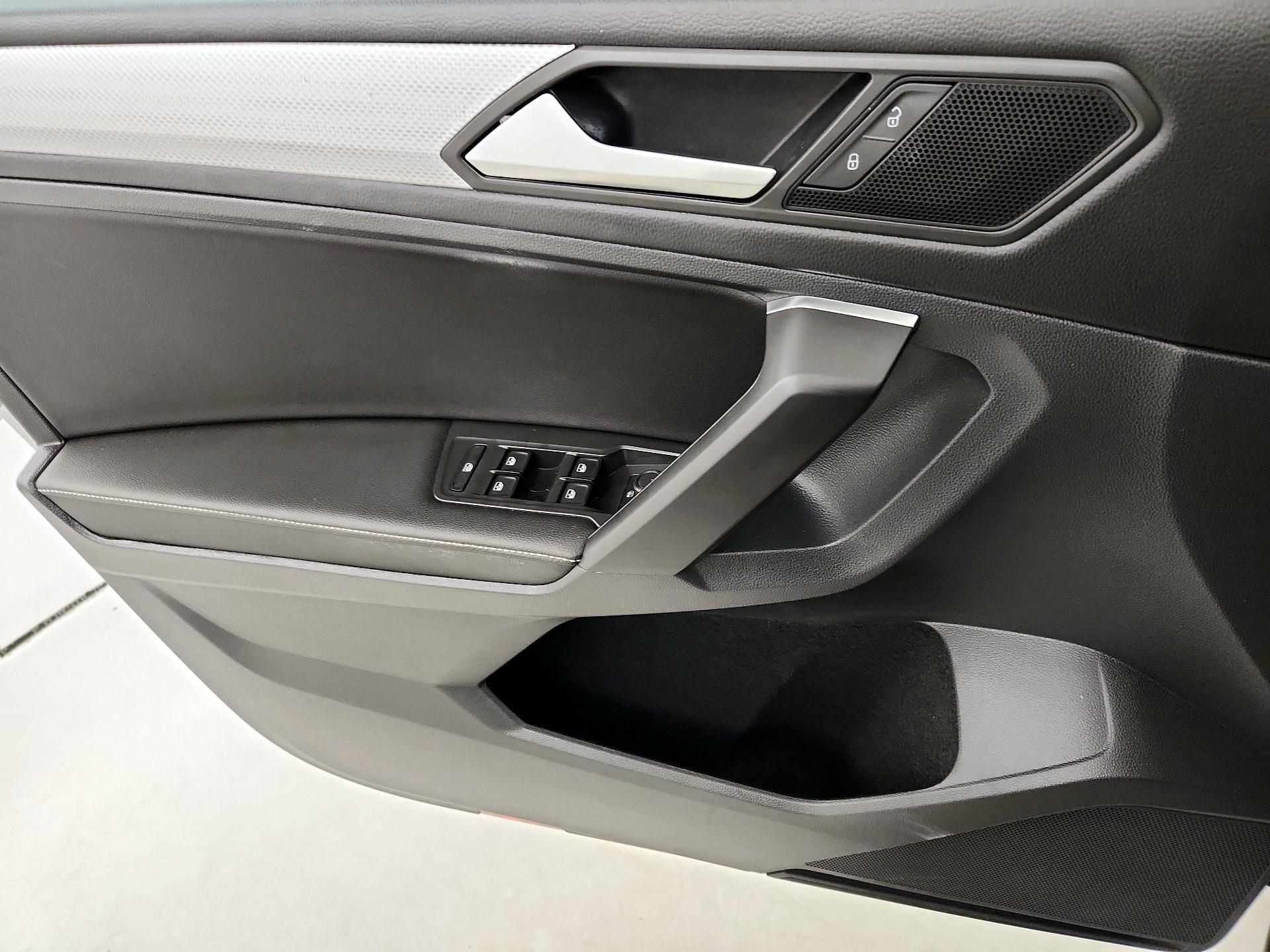 Thumbnail: 2022 Volkswagen Tiguan - 12