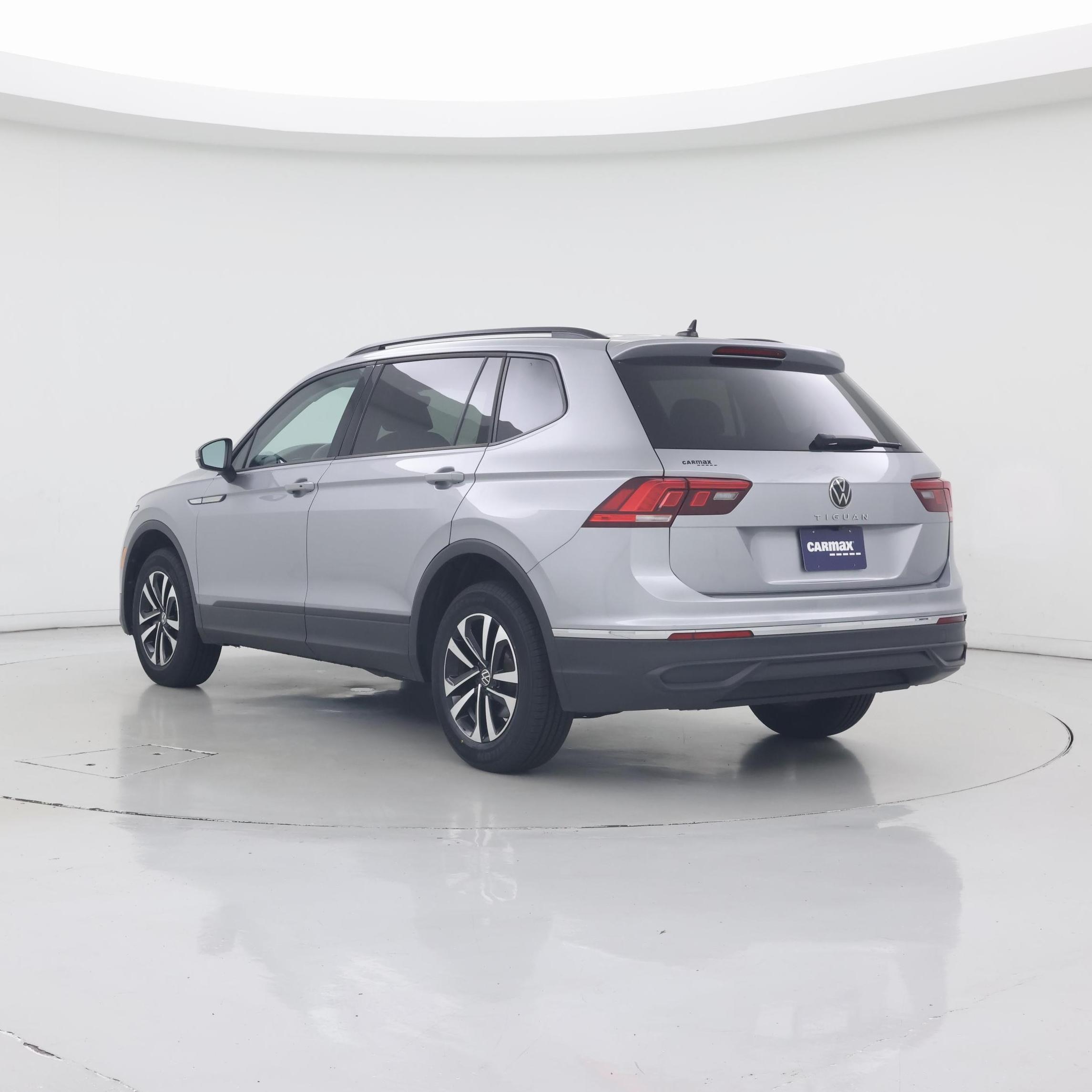 Thumbnail: 2022 Volkswagen Tiguan - 2