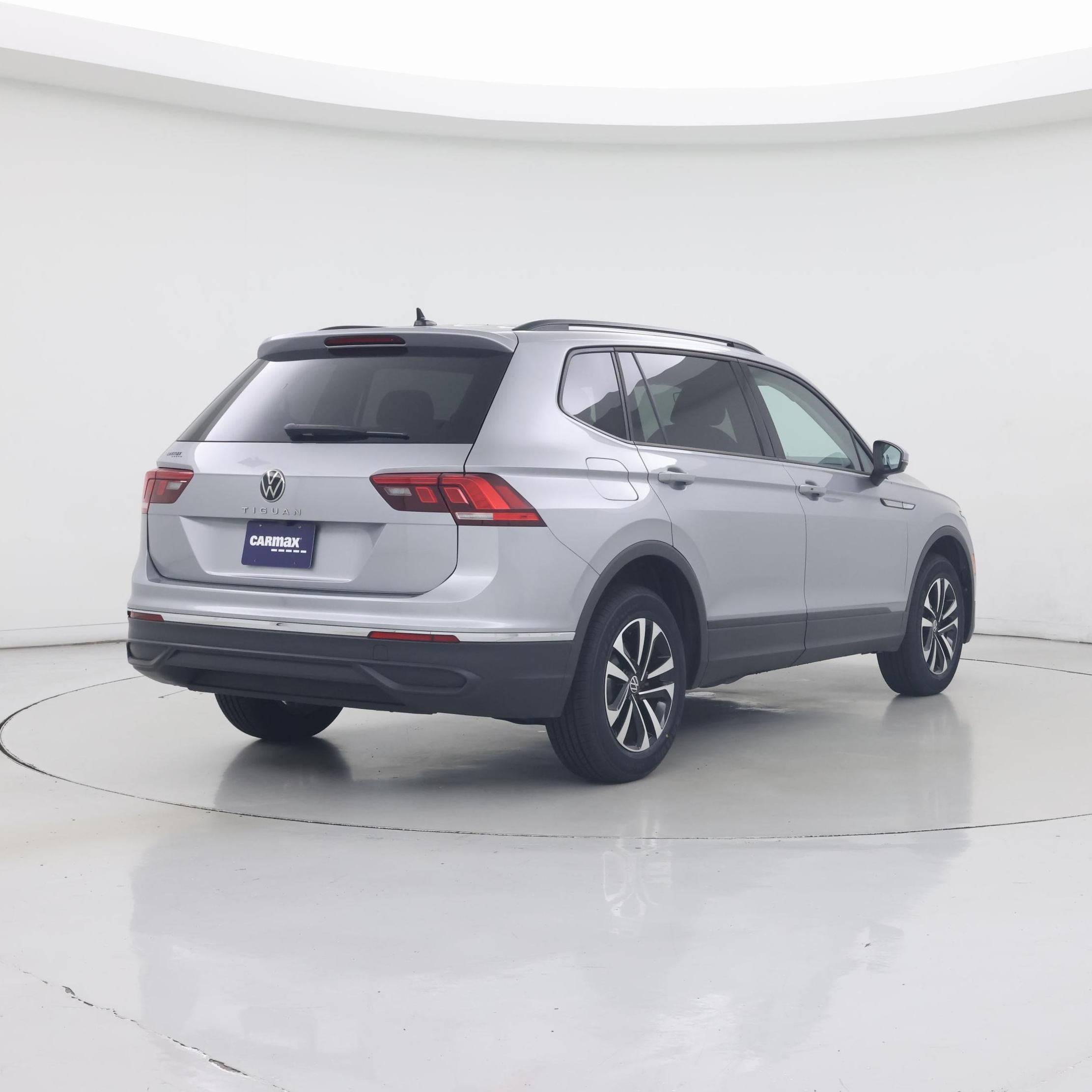 Thumbnail: 2022 Volkswagen Tiguan - 8
