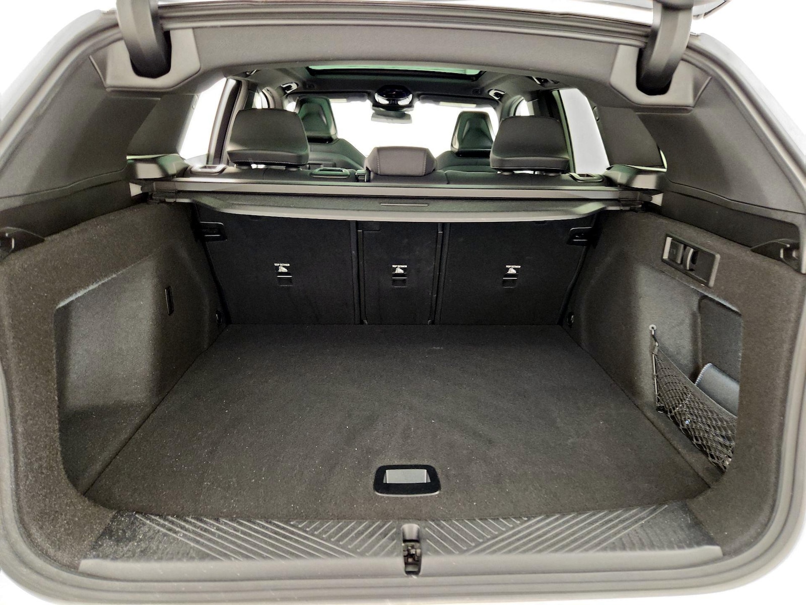 2026 BMW X3 30 - Photo 21