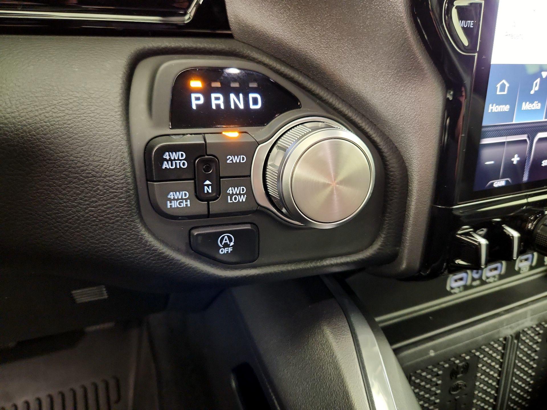 Thumbnail: 2025 RAM 1500 - 18
