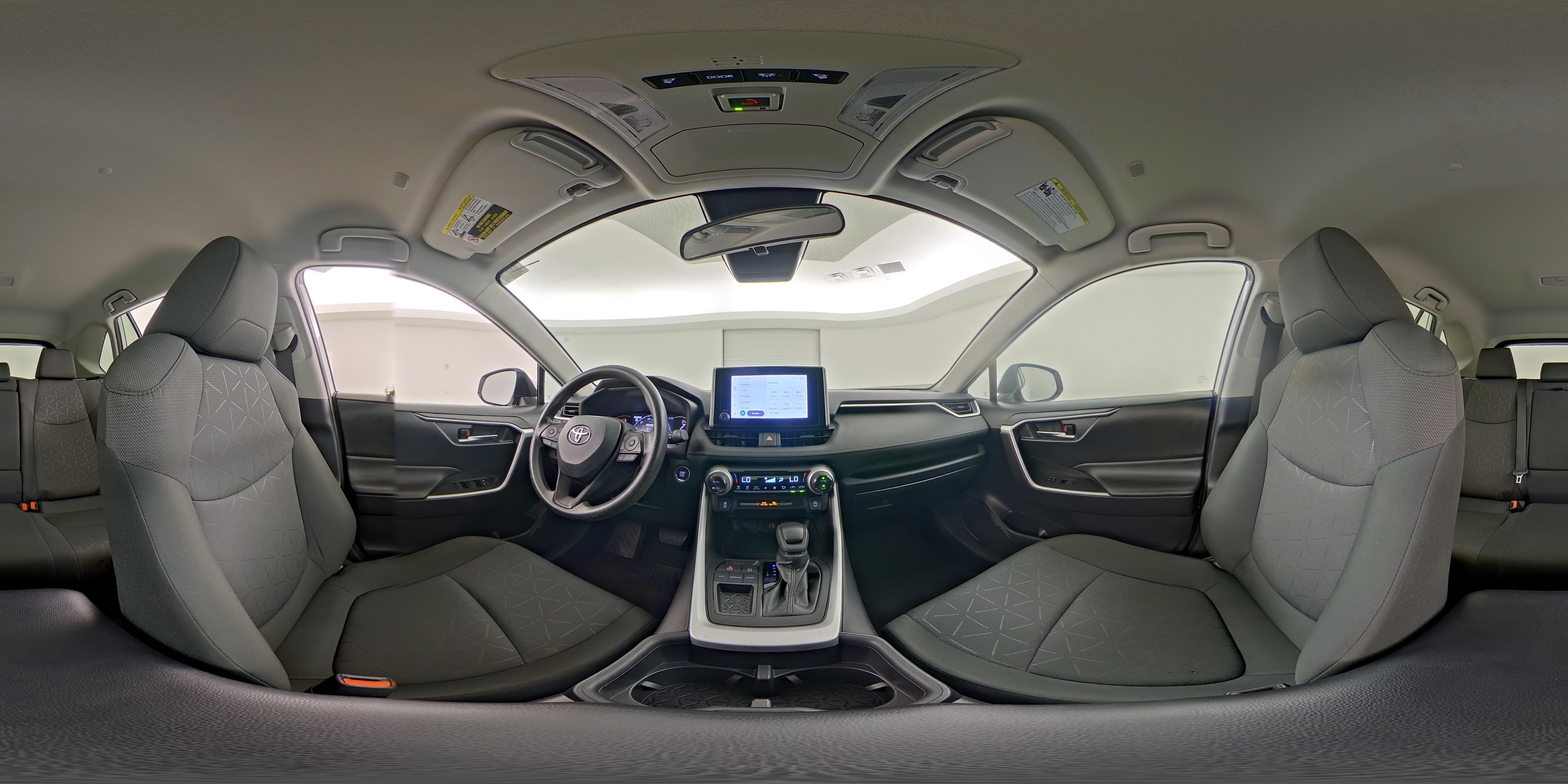 2024 Toyota RAV4 XLE - Photo 24