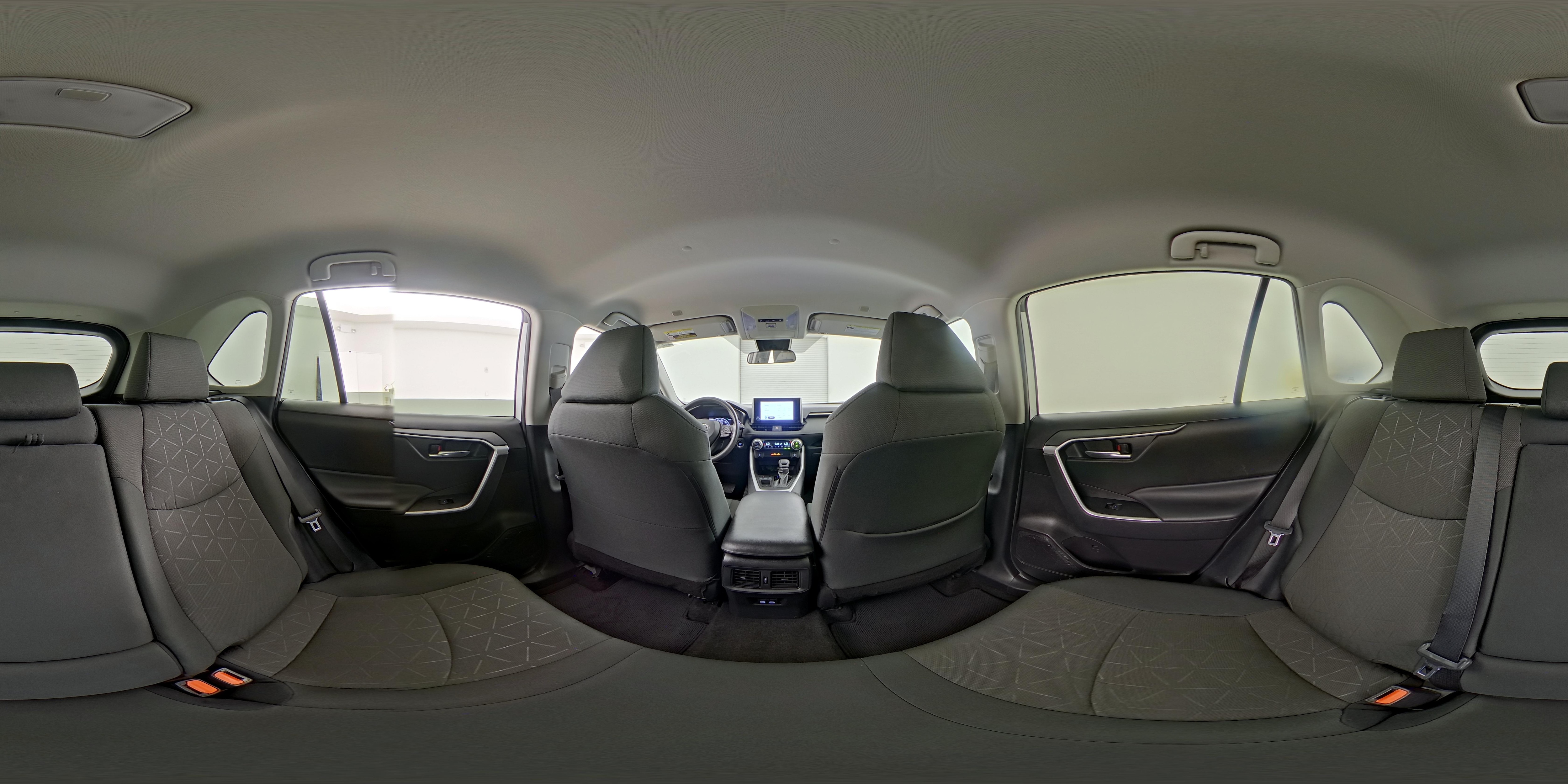 2024 Toyota RAV4 XLE - Photo 25
