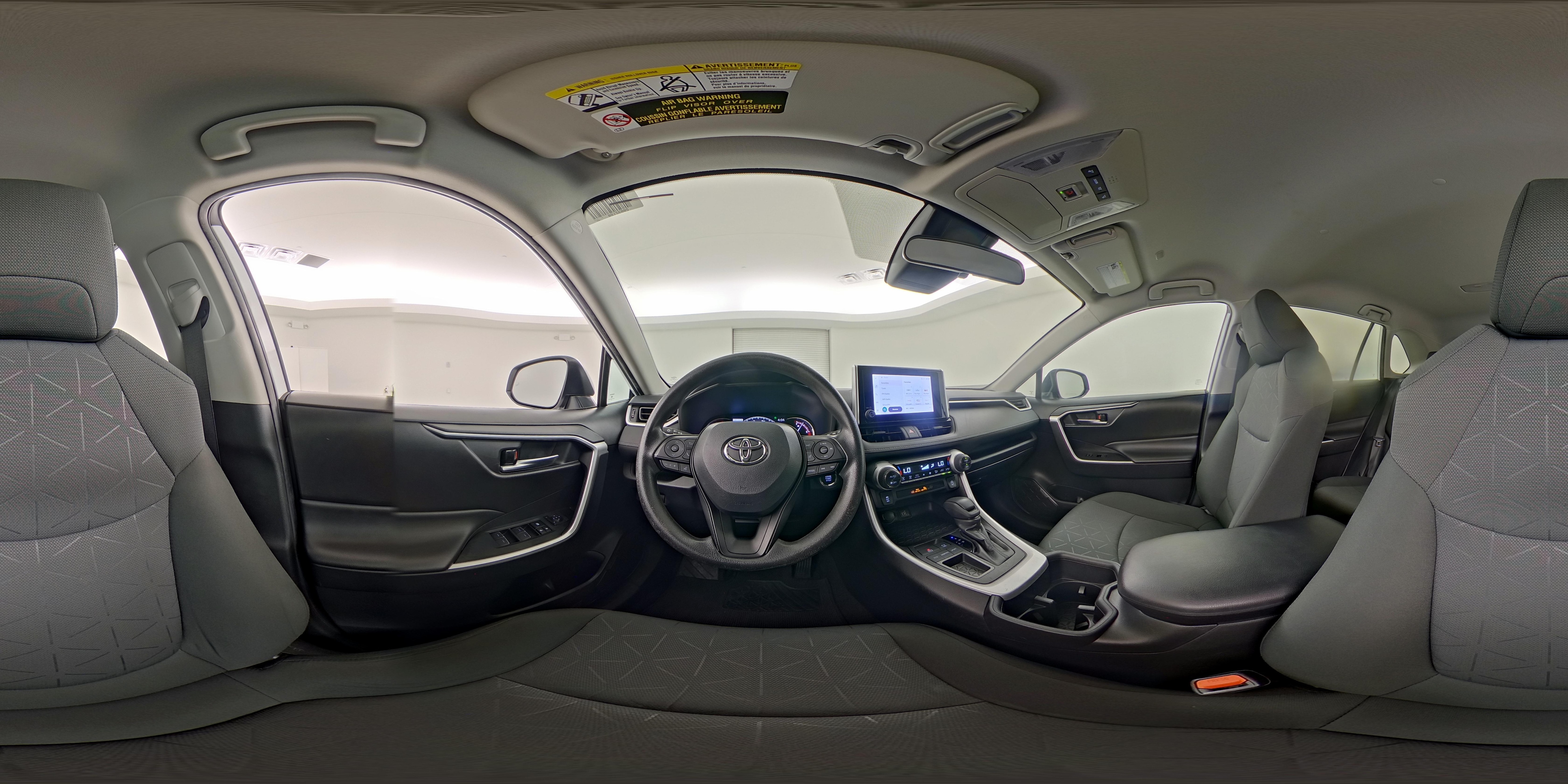 2024 Toyota RAV4 XLE - Photo 26