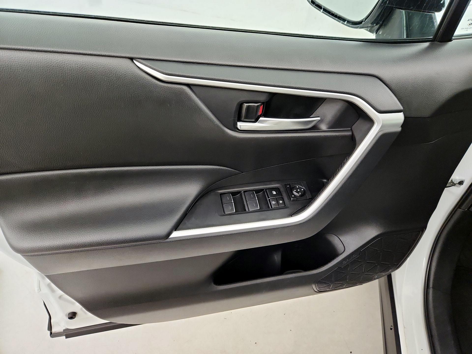 Thumbnail: 2024 Toyota RAV4 - 12
