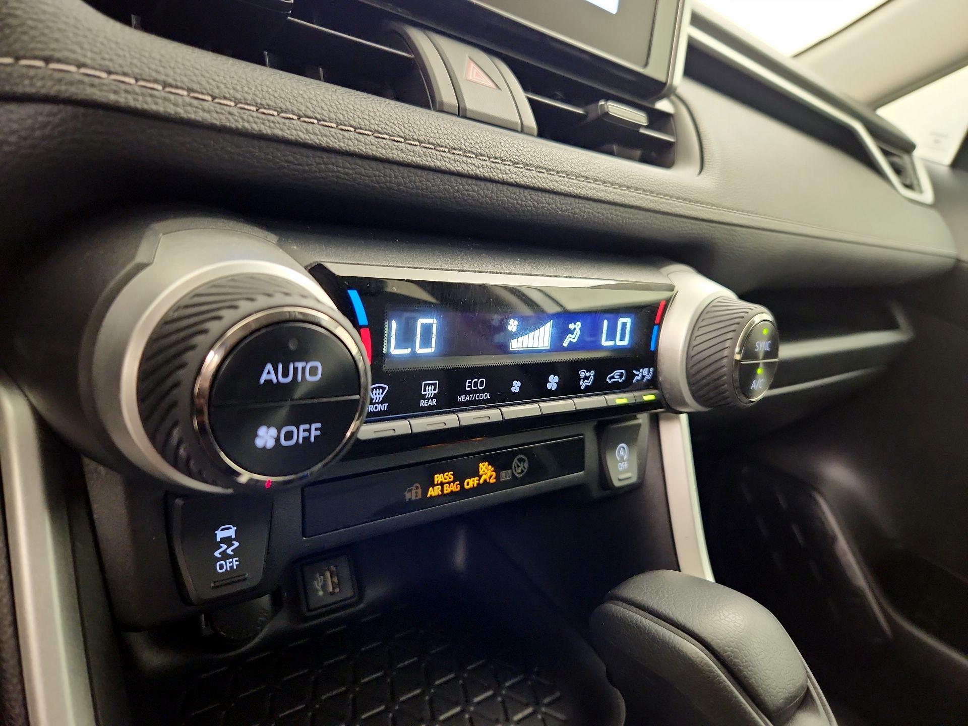 Thumbnail: 2024 Toyota RAV4 - 16