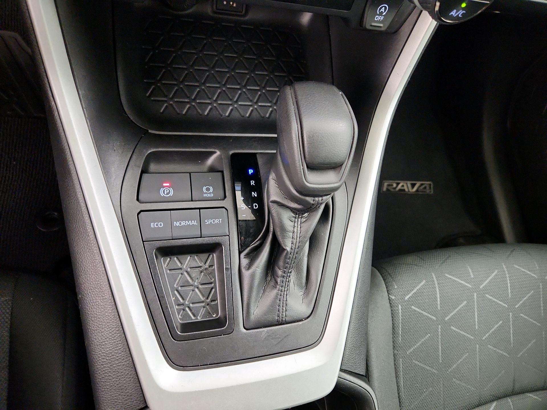 Thumbnail: 2024 Toyota RAV4 - 17