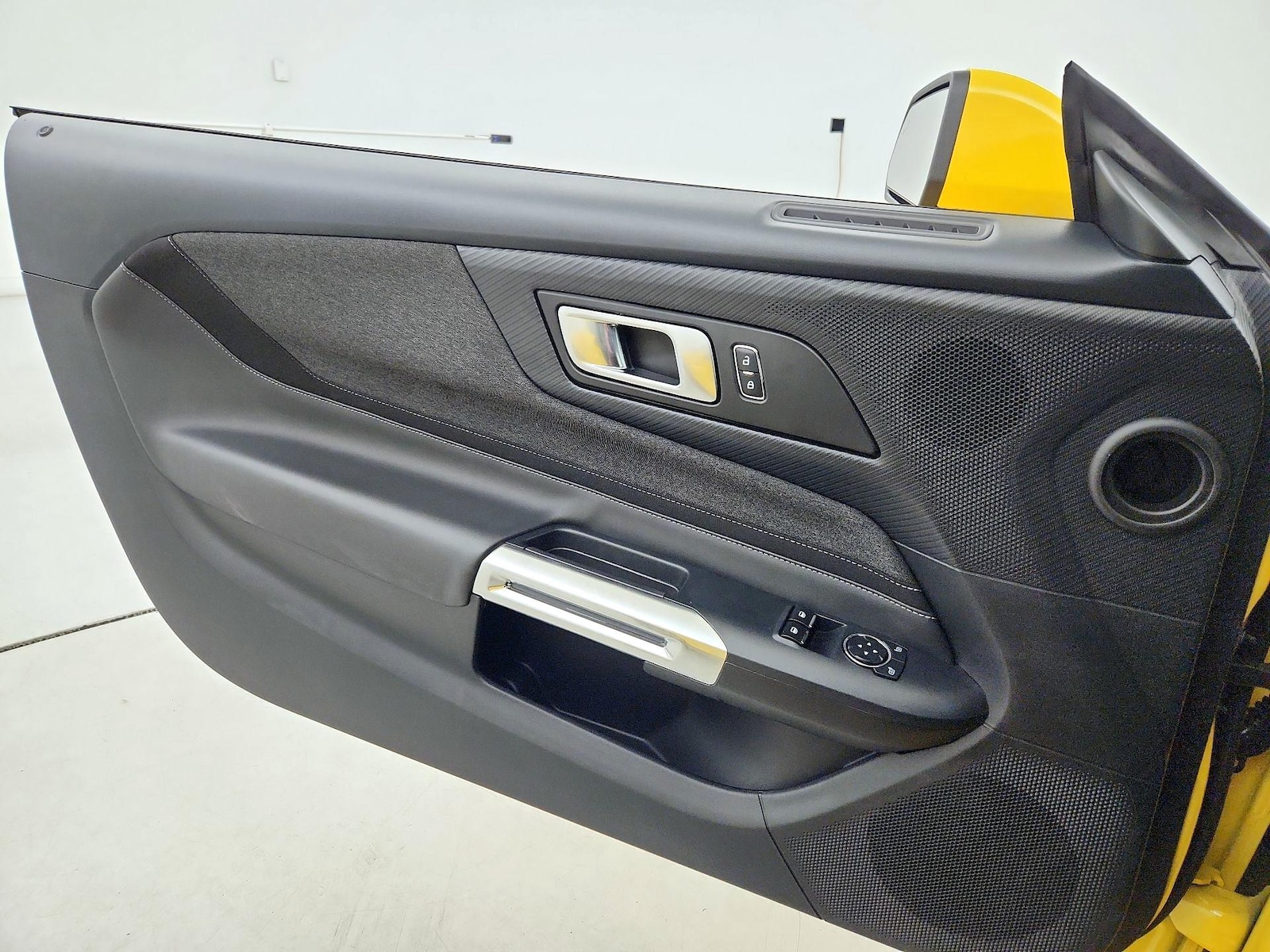 2024 Ford Mustang GT - Photo 13