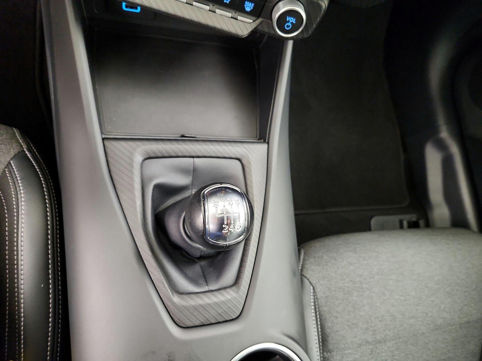 2024 Ford Mustang GT - Photo 18