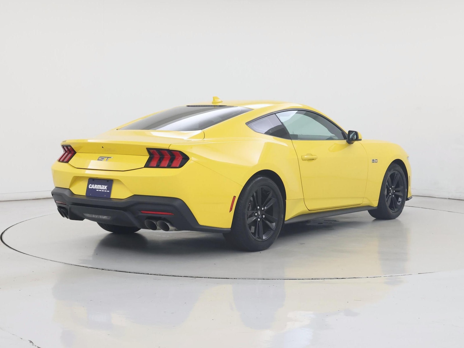 2024 Ford Mustang GT - Photo 9