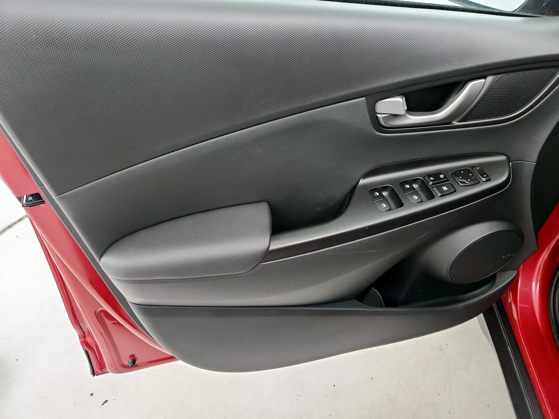 Thumbnail: 2021 Hyundai Kona - 12