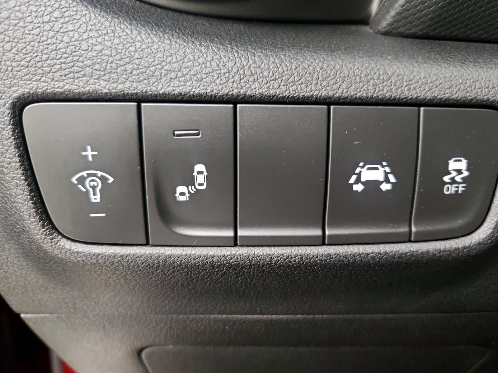 2021 Hyundai Kona Limited - Photo 14