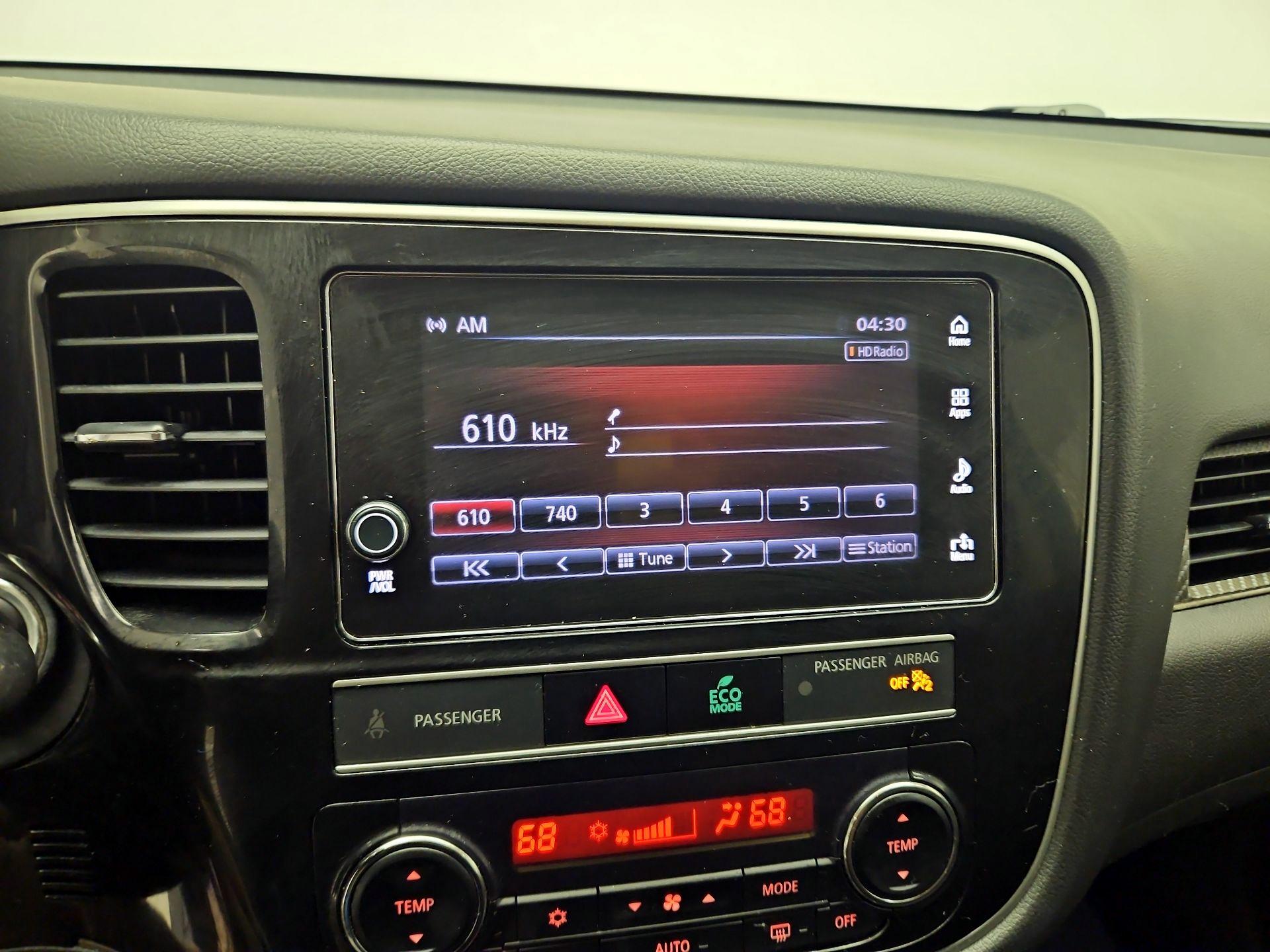 Thumbnail: 2019 Mitsubishi Outlander - 15