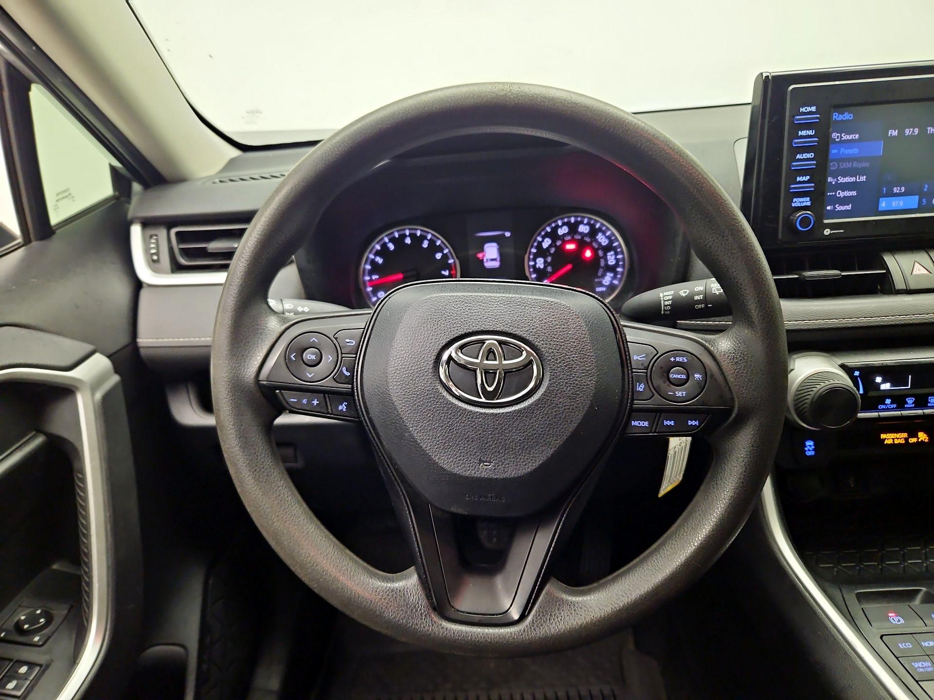Thumbnail: 2020 Toyota RAV4 - 10