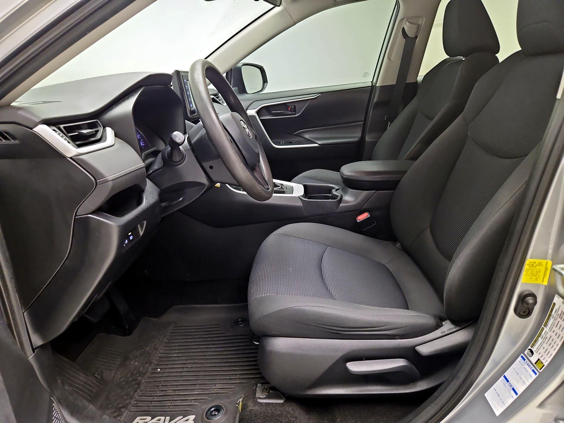 Thumbnail: 2020 Toyota RAV4 - 11