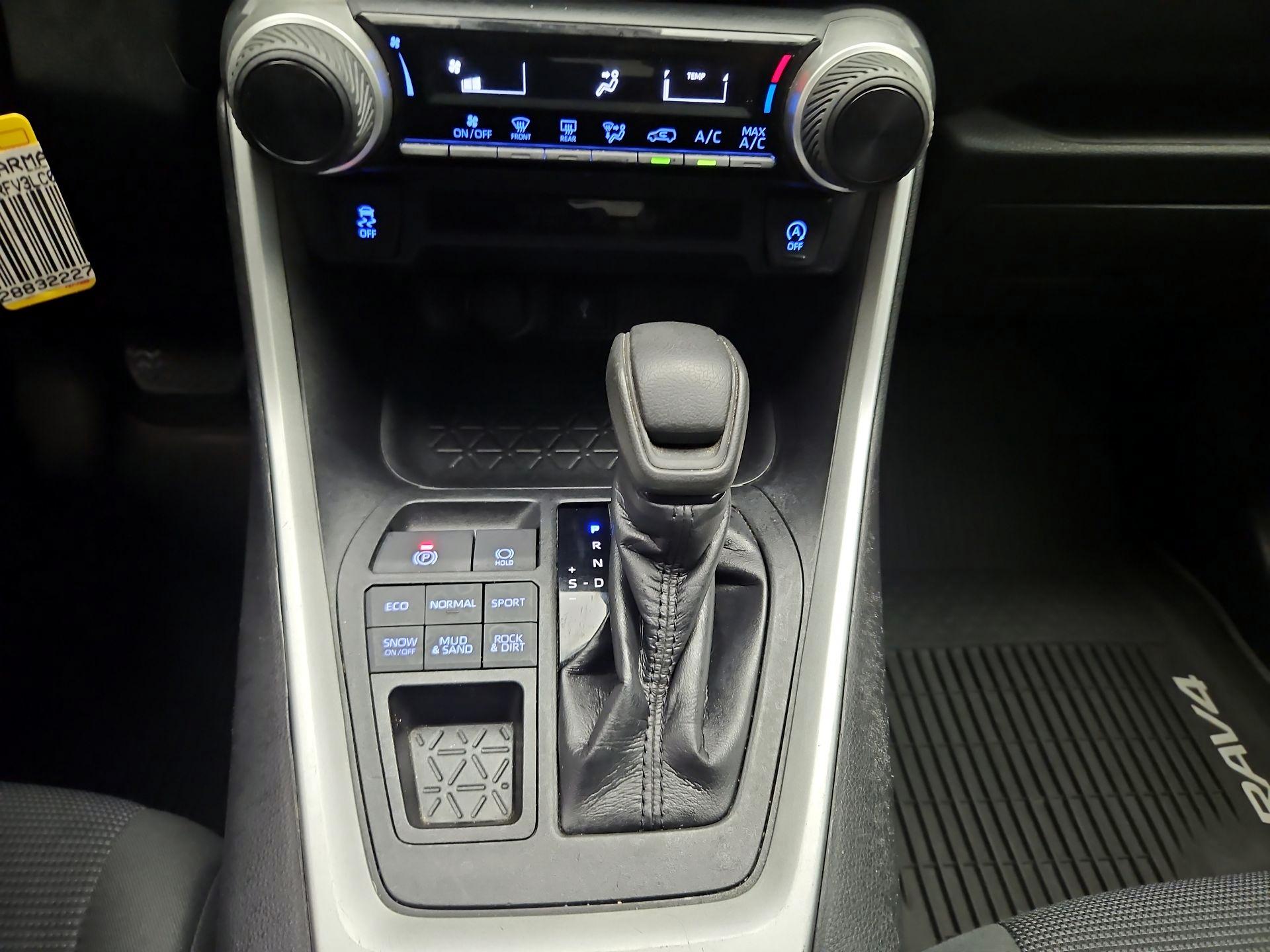 Thumbnail: 2020 Toyota RAV4 - 16