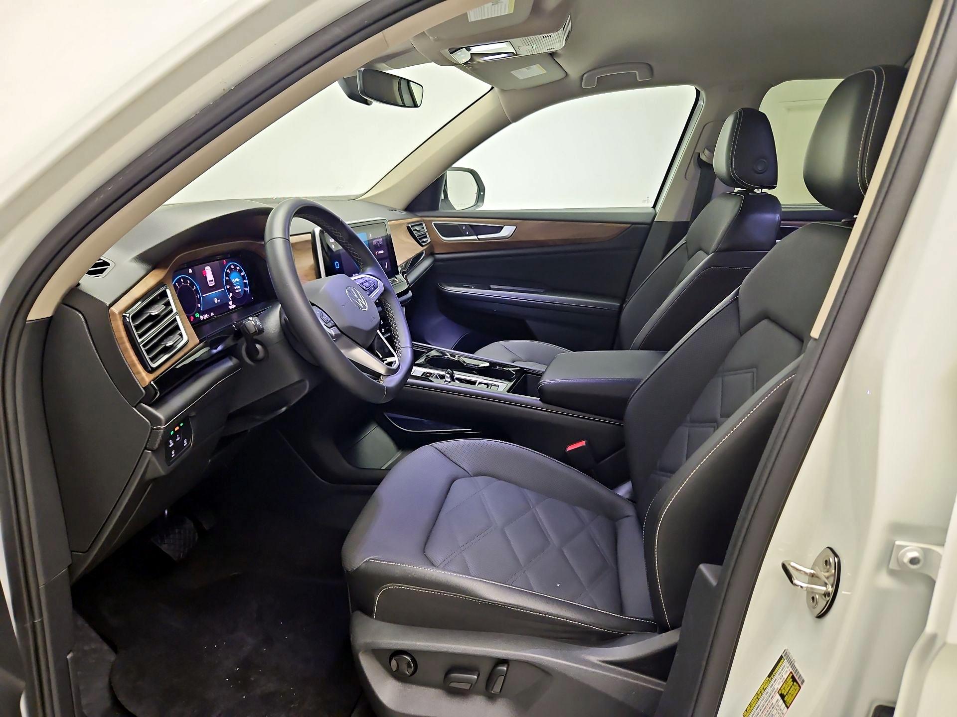 Thumbnail: 2024 Volkswagen Atlas - 11