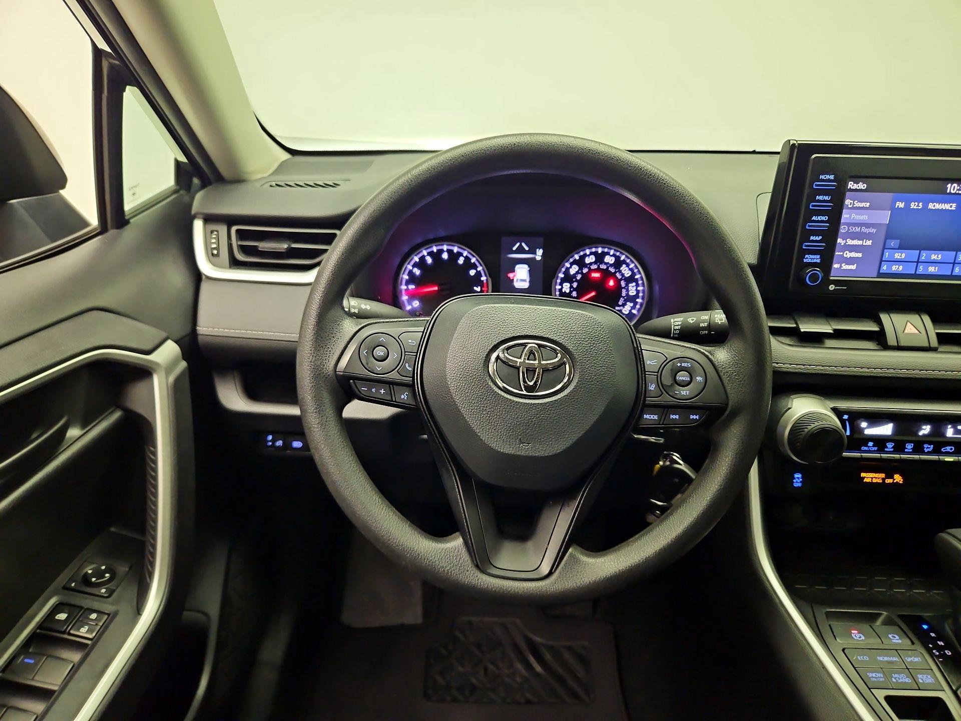 Thumbnail: 2022 Toyota RAV4 - 10