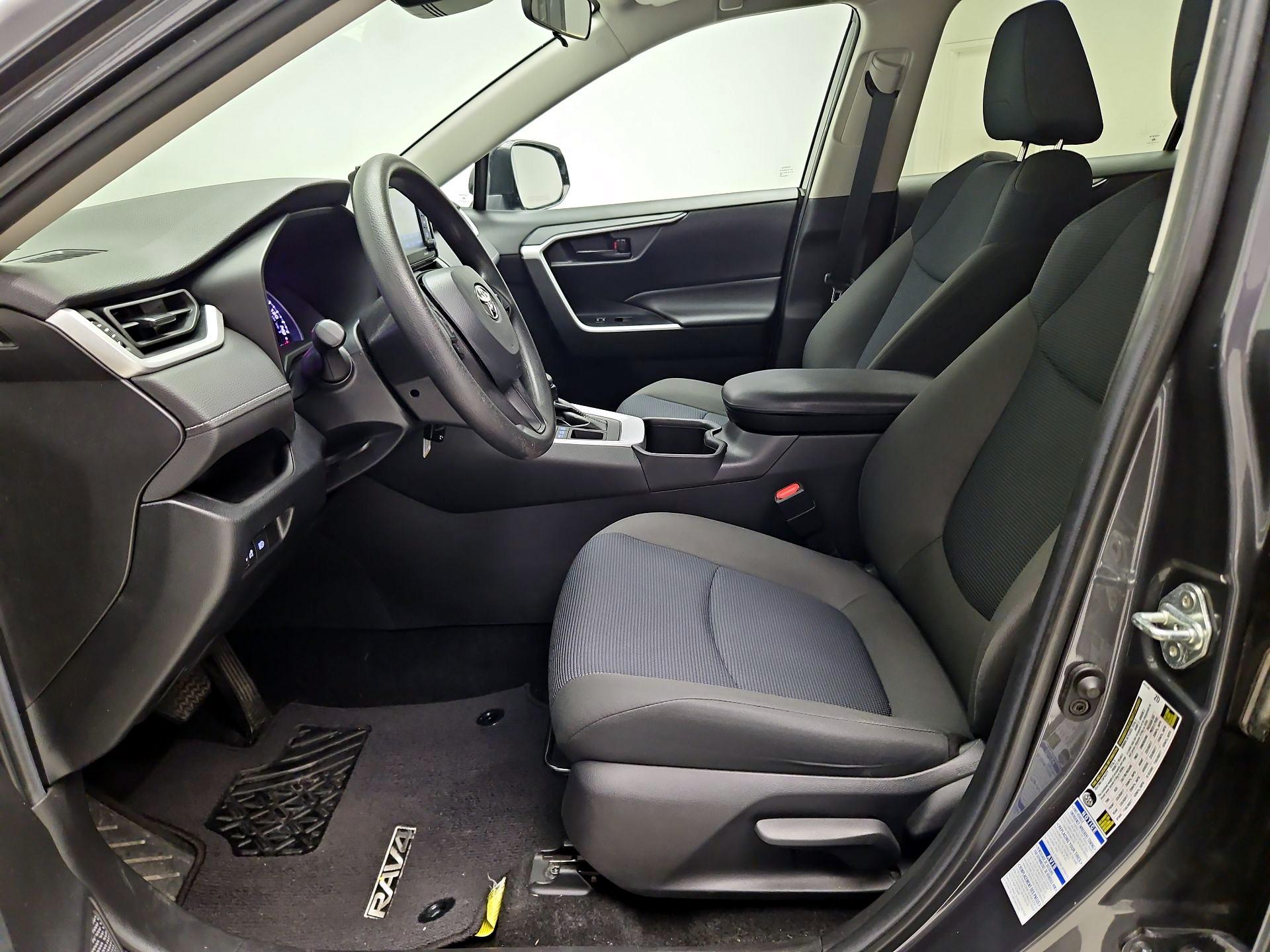 Thumbnail: 2022 Toyota RAV4 - 11