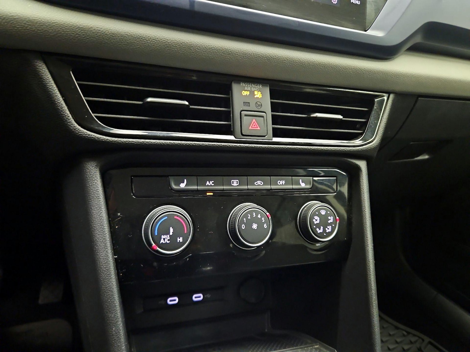 2023 Volkswagen Taos SE - Photo 17
