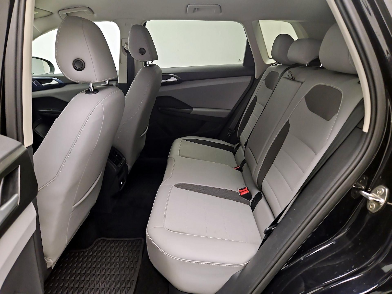 2023 Volkswagen Taos SE - Photo 19