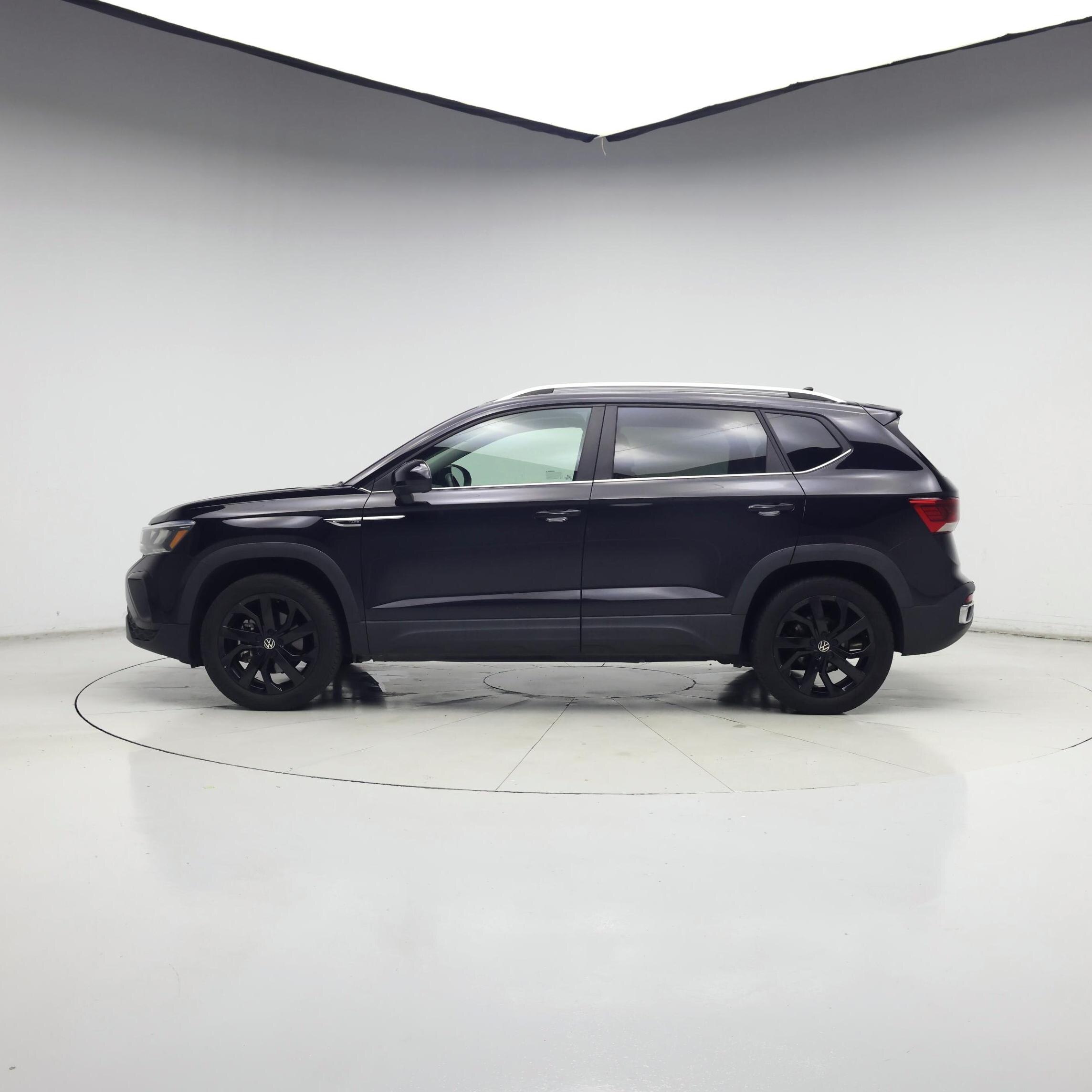 Thumbnail: 2023 Volkswagen Taos - 3
