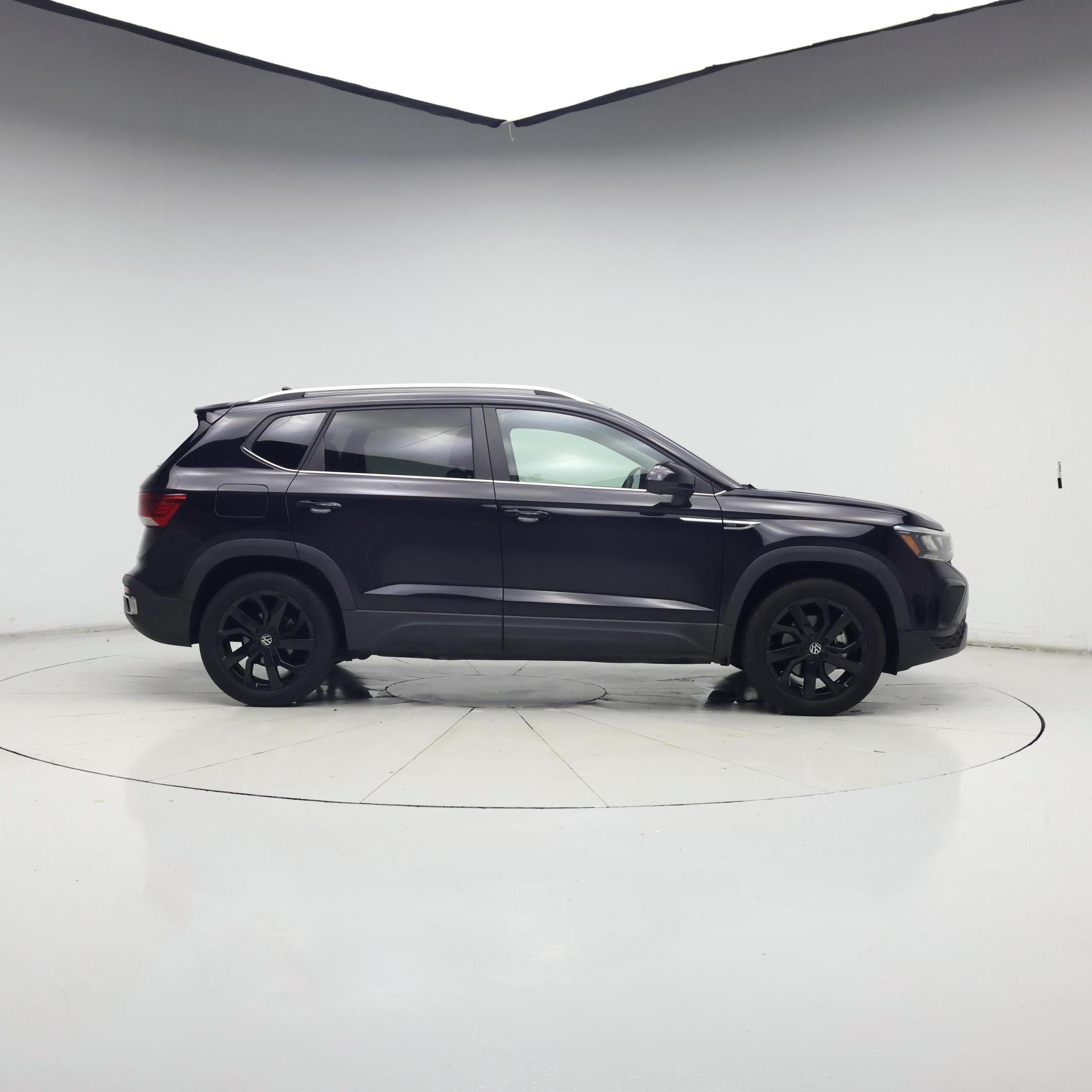Thumbnail: 2023 Volkswagen Taos - 7