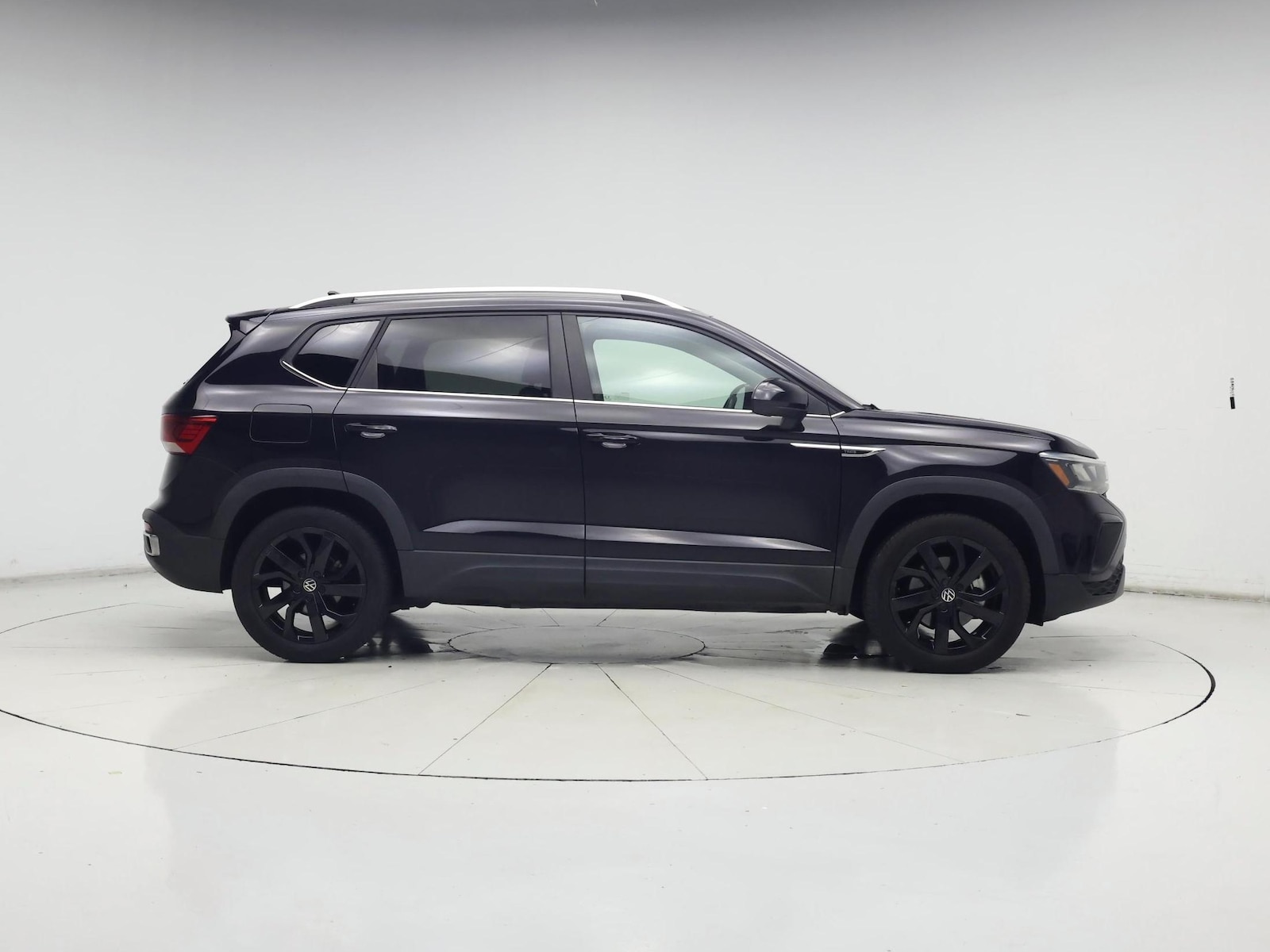 2023 Volkswagen Taos SE - Photo 8