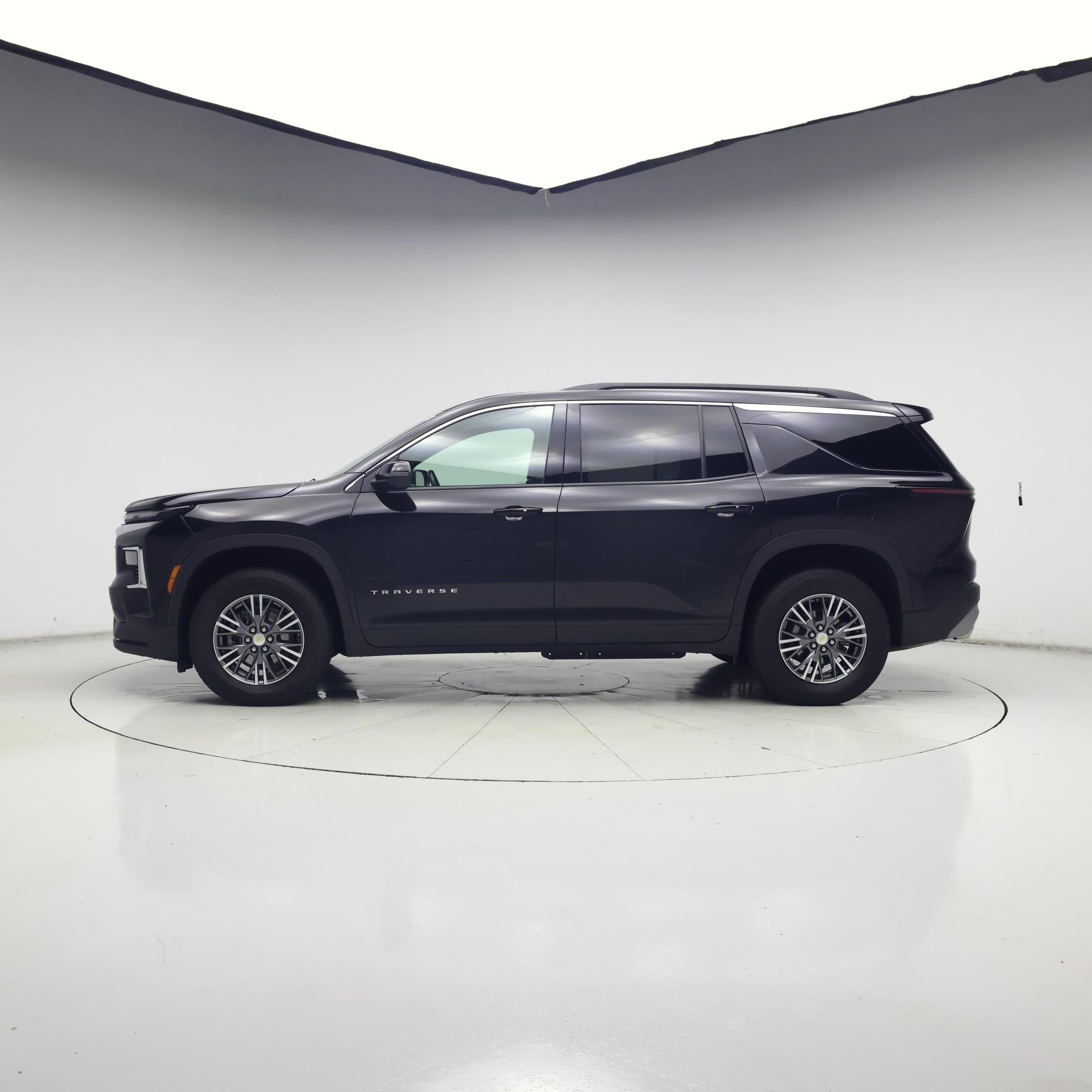 Thumbnail: 2024 Chevrolet Traverse - 3