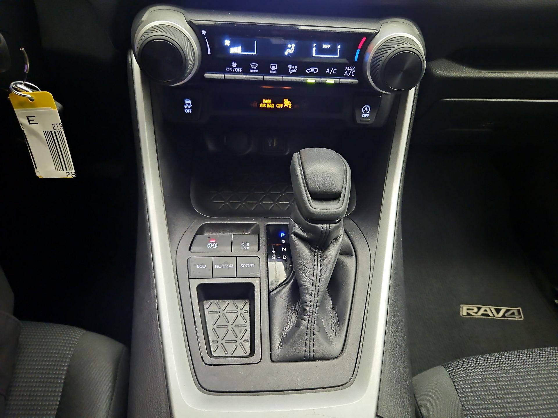 Thumbnail: 2024 Toyota RAV4 - 16