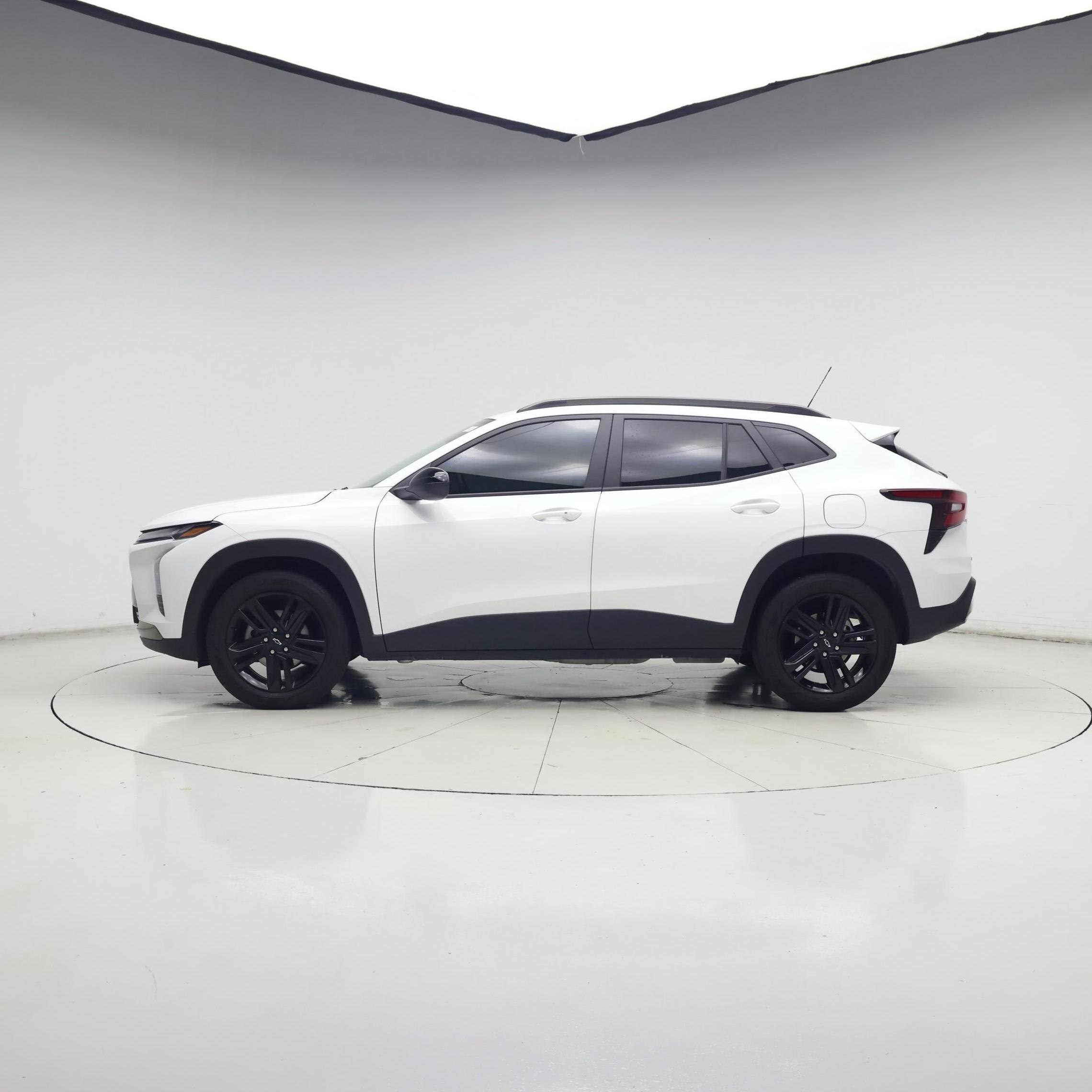 Thumbnail: 2025 Chevrolet Trax - 3