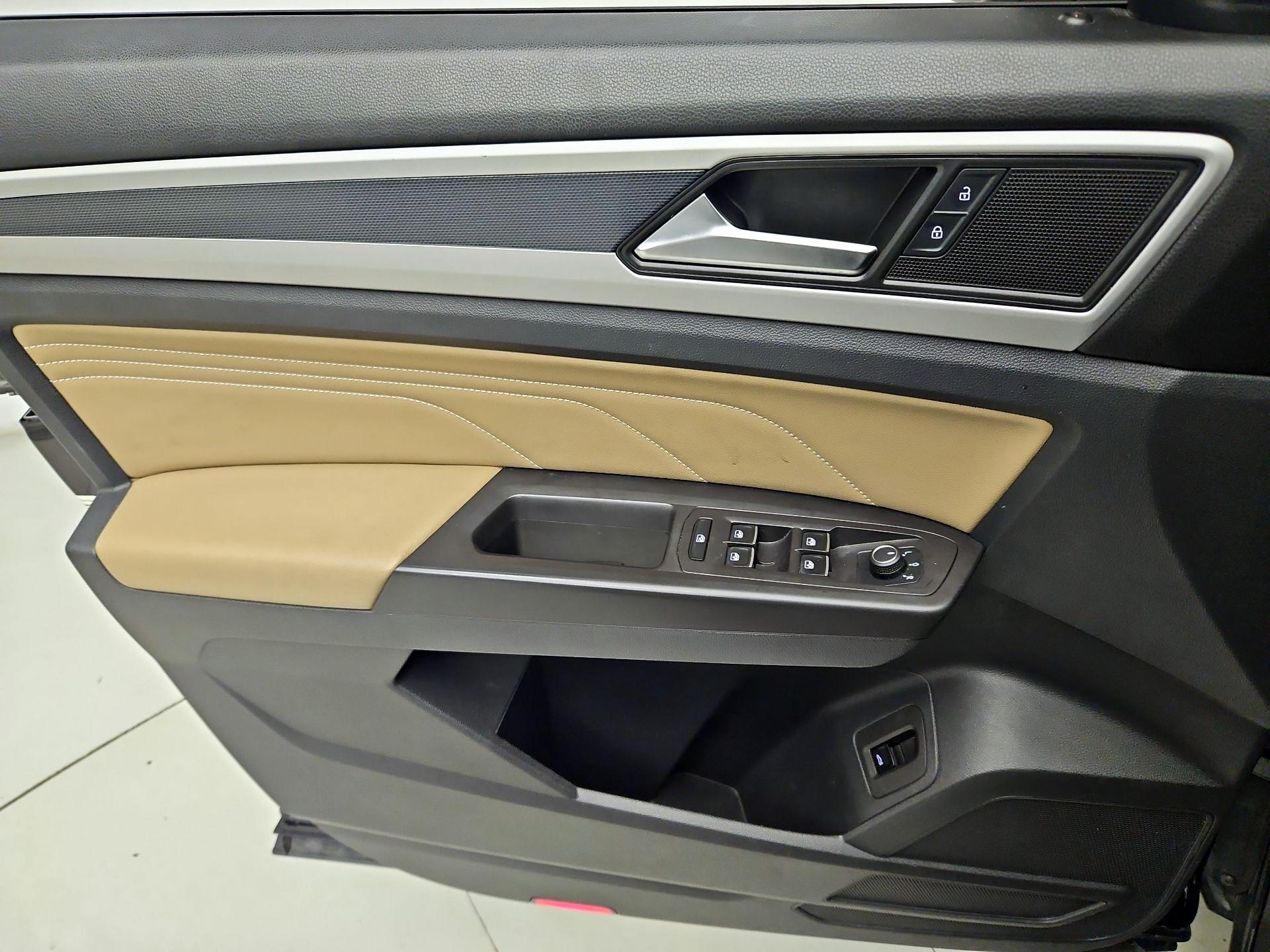 Thumbnail: 2023 Volkswagen Atlas - 12